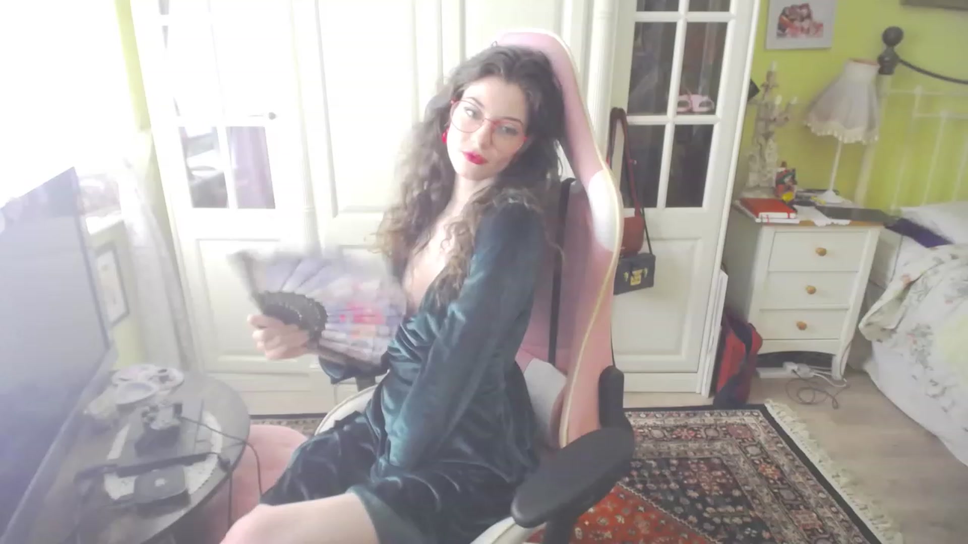 Gallery image thumbnail from viola__'s myfreecams stream on, 07/06/2023, 14:44 image 18 of 20