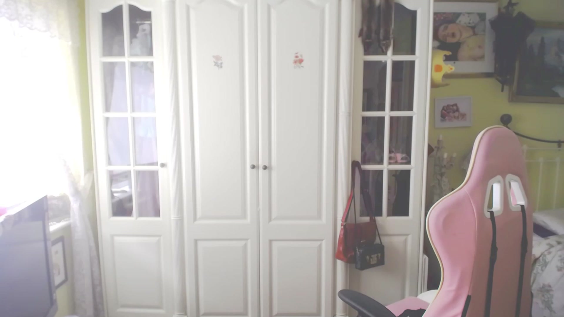 Gallery image thumbnail from viola__'s myfreecams stream on, 07/06/2023, 16:34 image 10 of 20