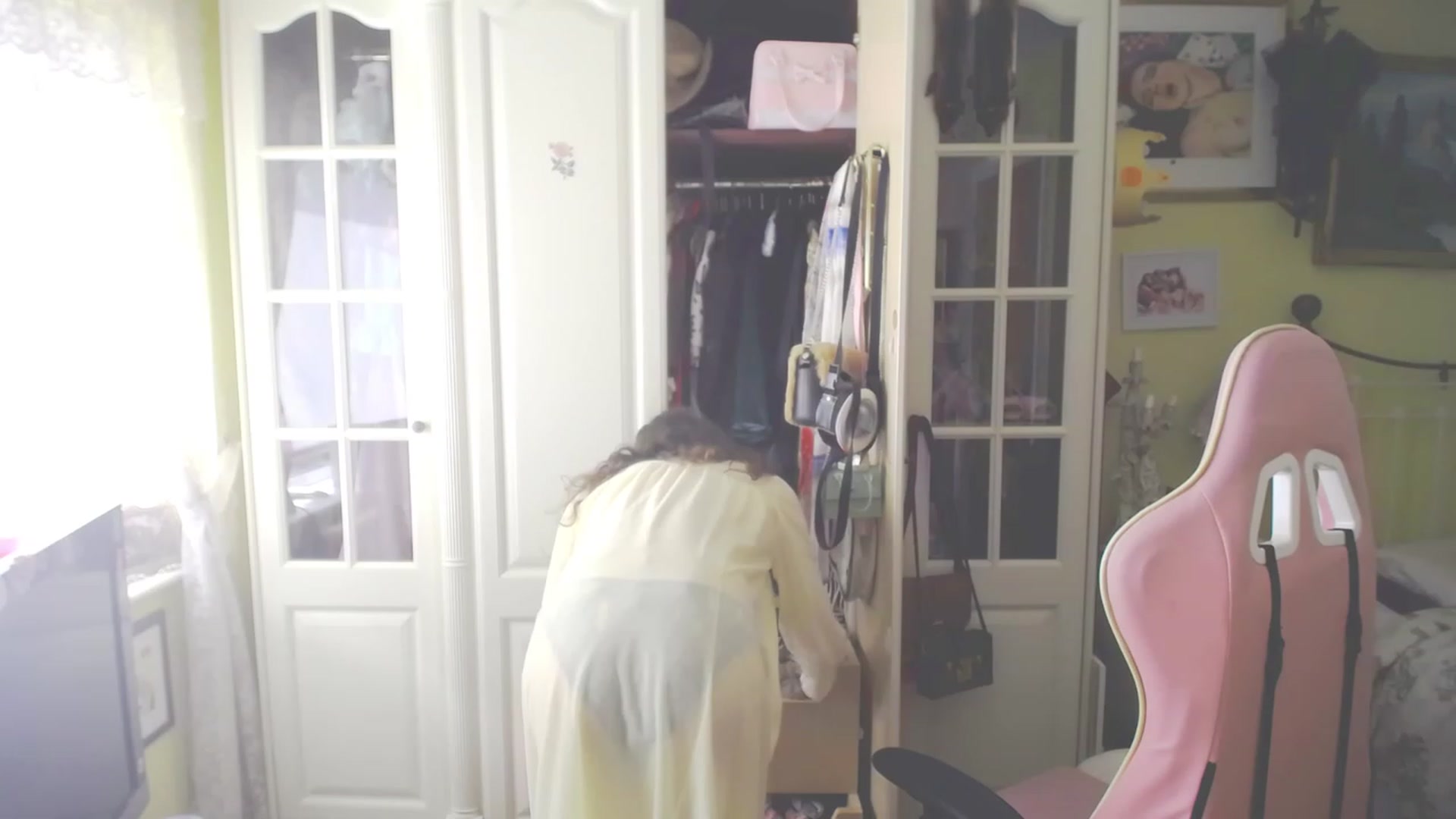 Gallery image thumbnail from viola__'s myfreecams stream on, 07/06/2023, 16:34 image 9 of 20