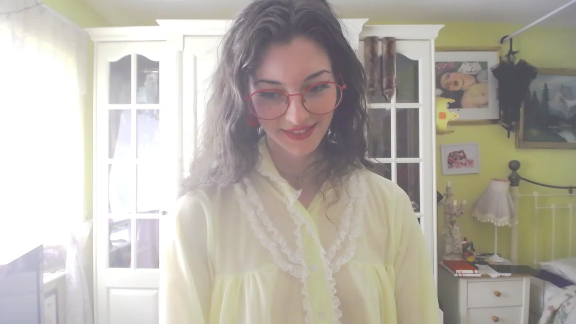 Gallery image thumbnail from viola__'s myfreecams stream on, 07/06/2023, 16:34 image 2 of 20