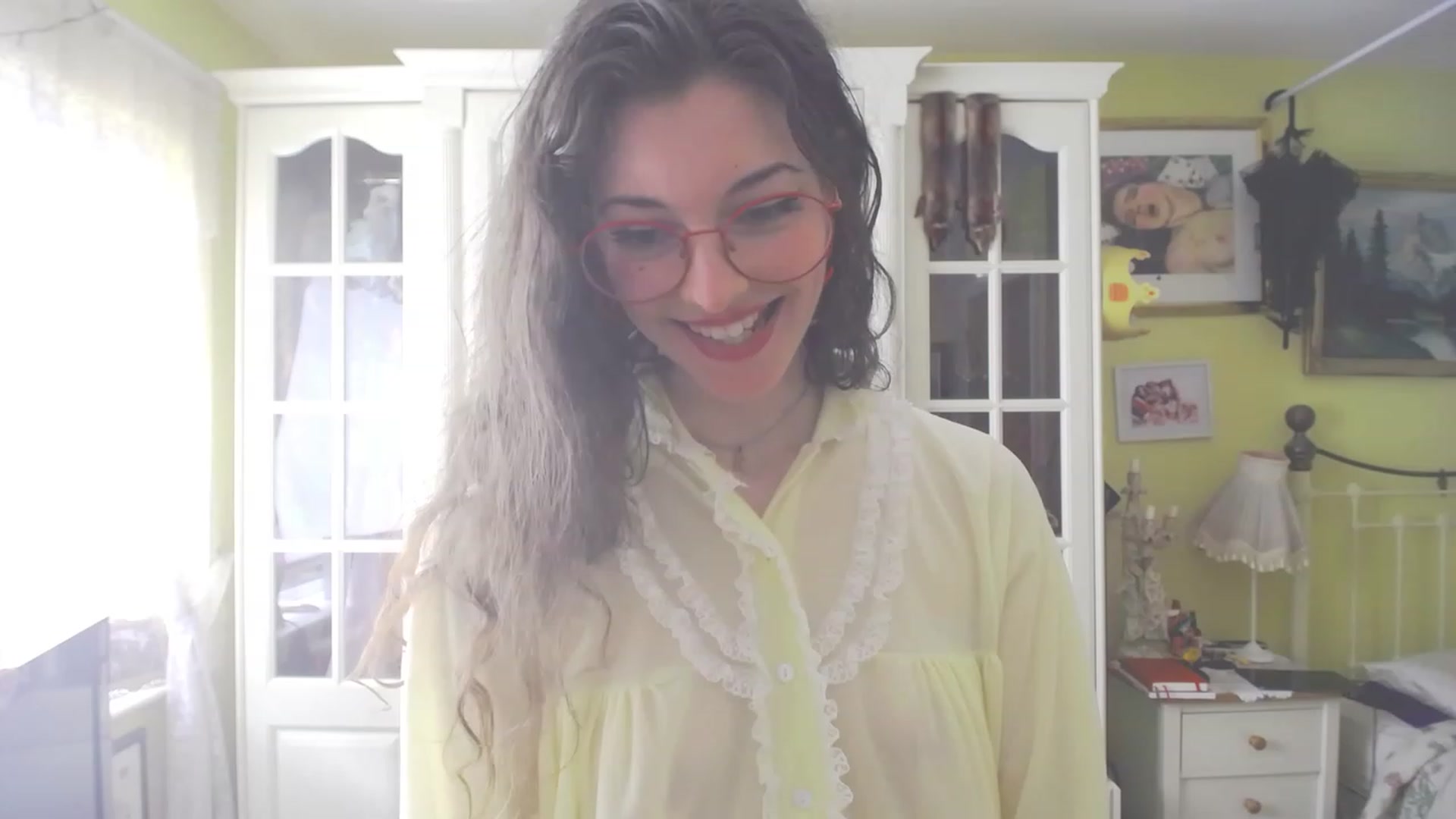 Gallery image thumbnail from viola__'s myfreecams stream on, 07/06/2023, 16:34 image 4 of 20