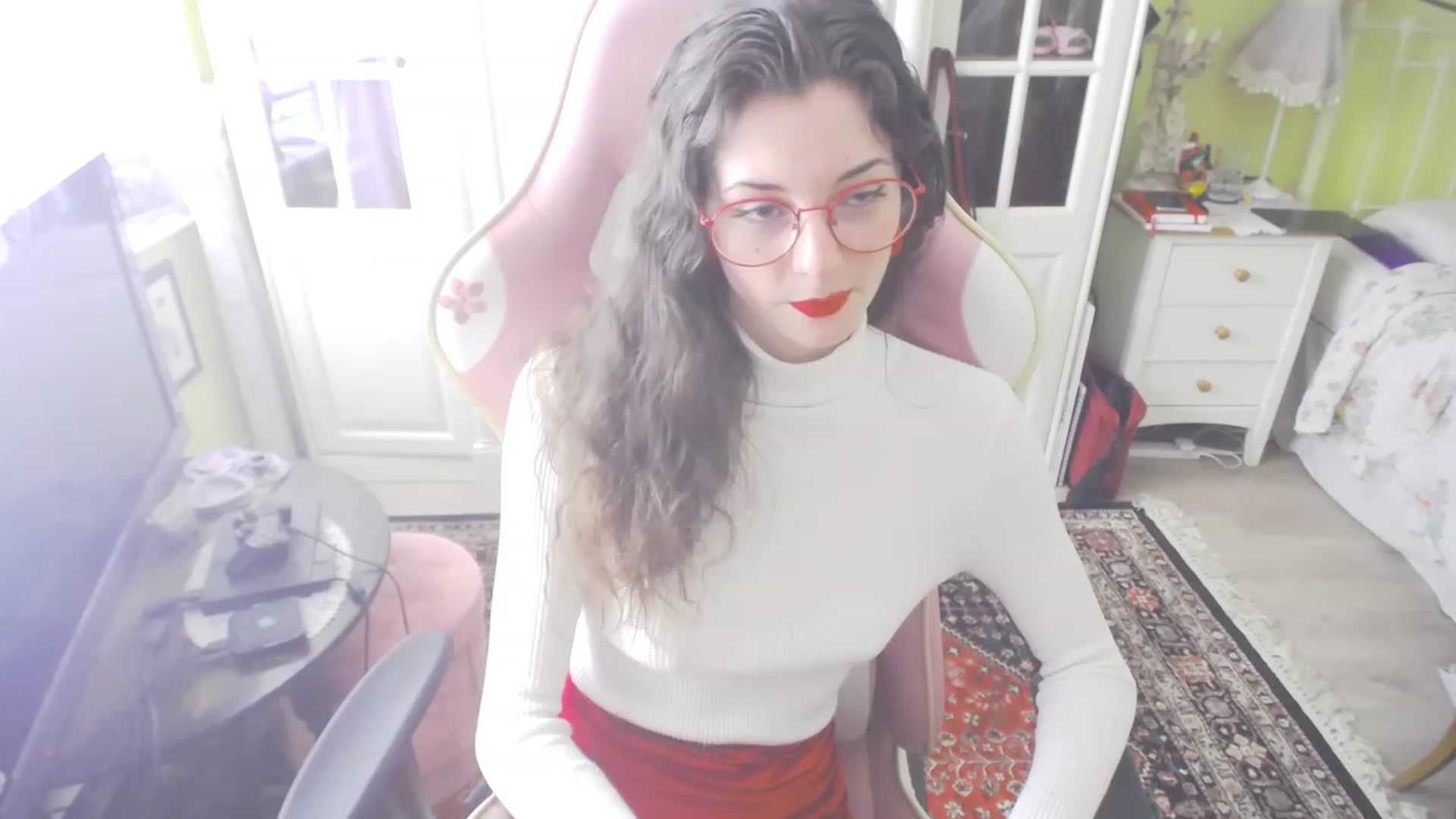 Gallery image thumbnail from viola__'s myfreecams stream on, 07/07/2023, 14:01 image 14 of 20
