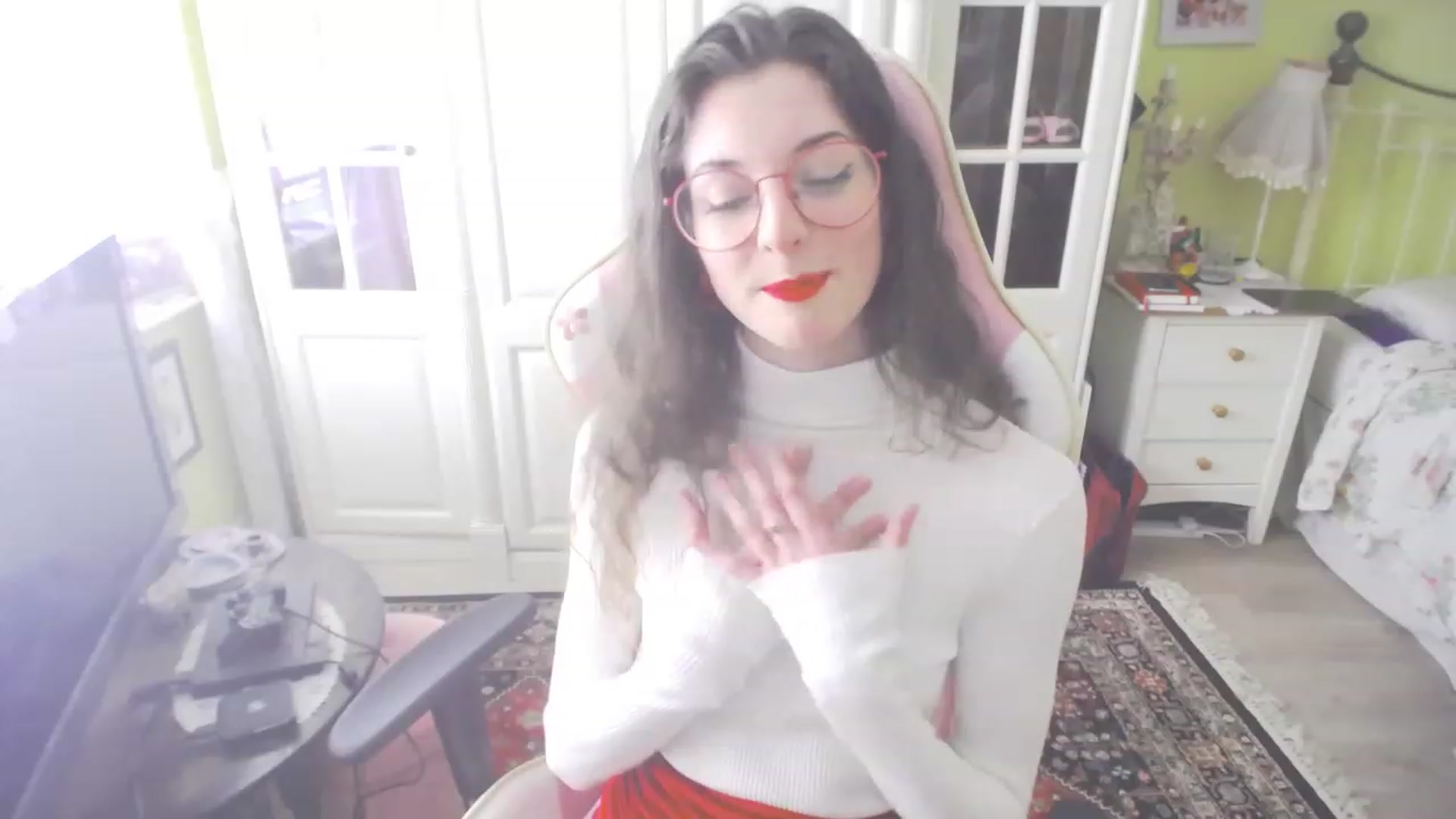 Gallery image thumbnail from viola__'s myfreecams stream on, 07/07/2023, 14:01 image 17 of 20