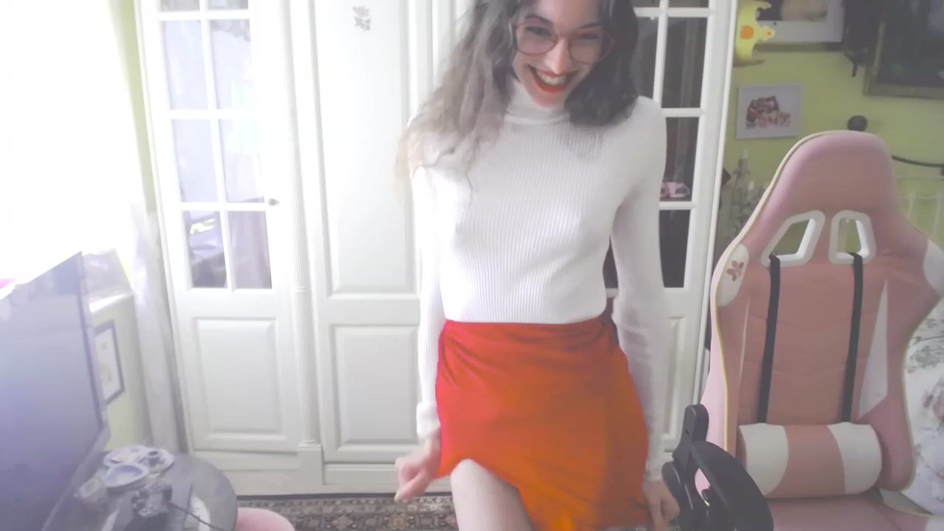 Gallery image thumbnail from viola__'s myfreecams stream on, 07/07/2023, 14:01 image 16 of 20