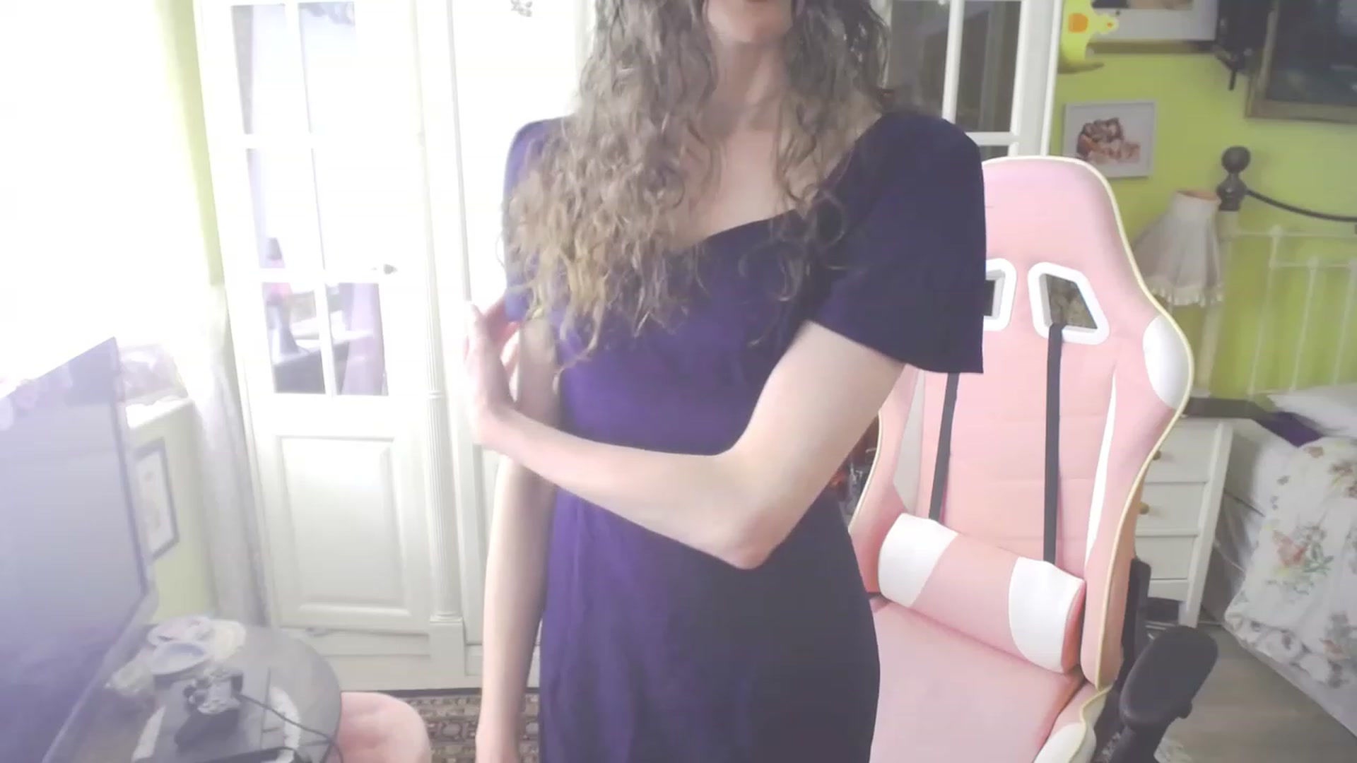 Gallery image thumbnail from viola__'s myfreecams stream on, 07/14/2023, 14:24 image 7 of 20