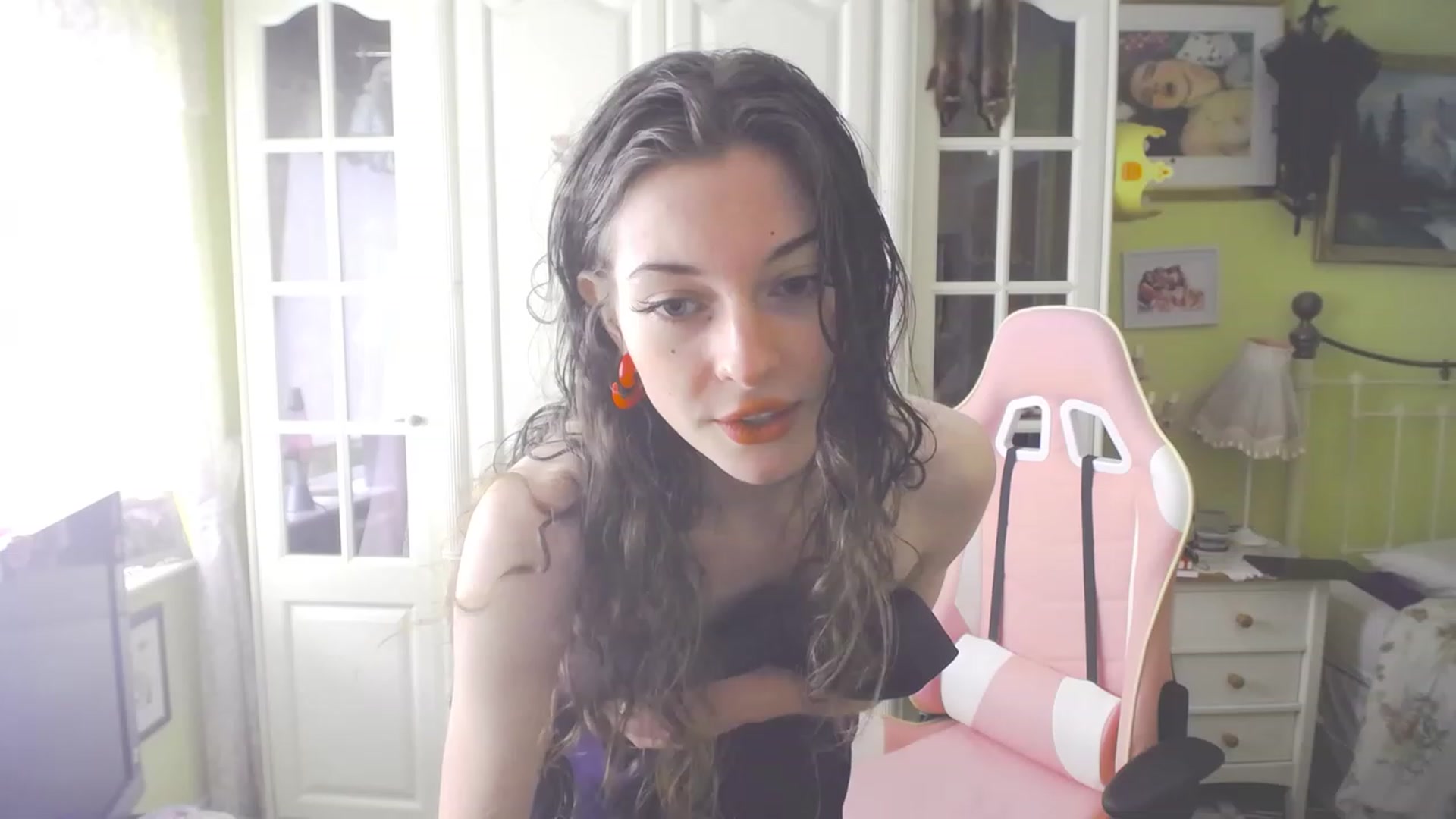 Gallery image thumbnail from viola__'s myfreecams stream on, 07/14/2023, 14:24 image 6 of 20