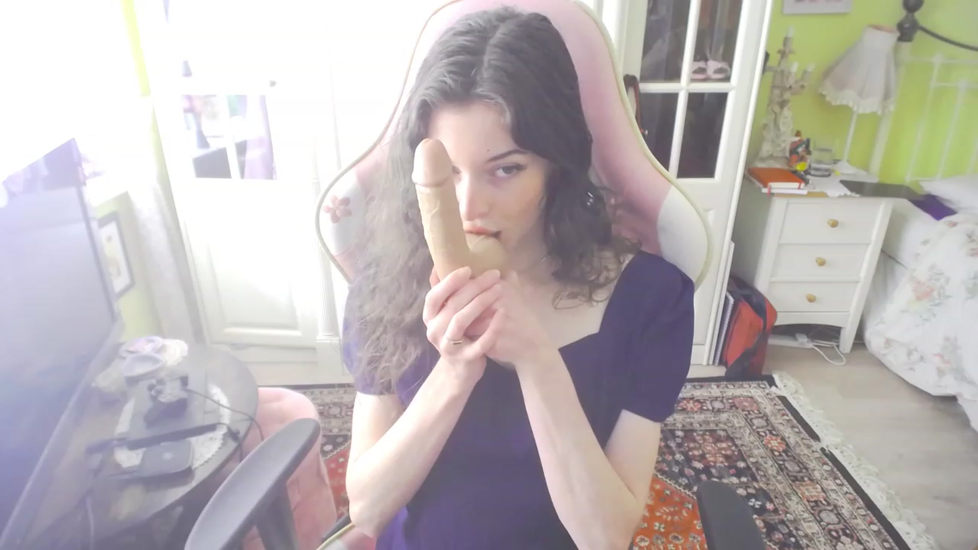 Gallery image thumbnail from viola__'s myfreecams stream on, 07/14/2023, 15:38 image 17 of 20