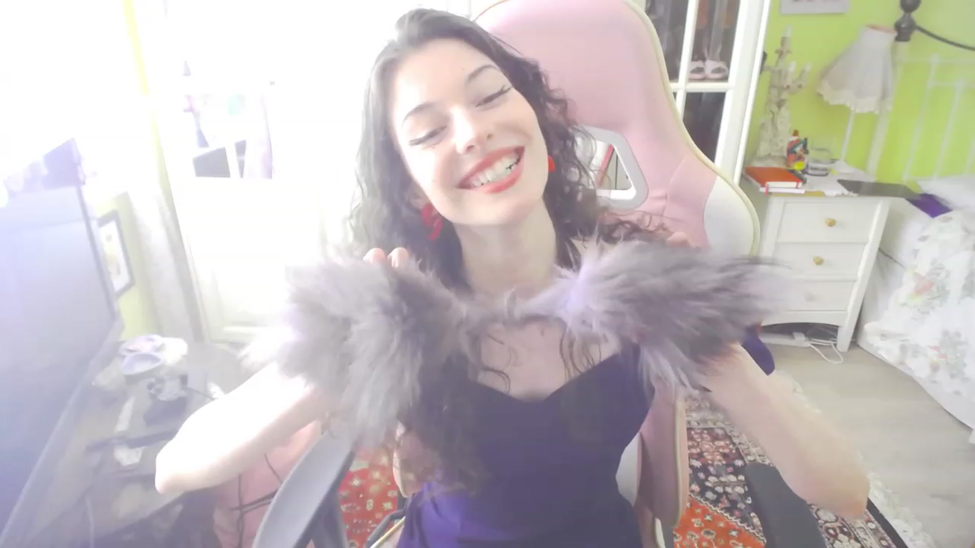Gallery image thumbnail from viola__'s myfreecams stream on, 07/14/2023, 15:38 image 8 of 20