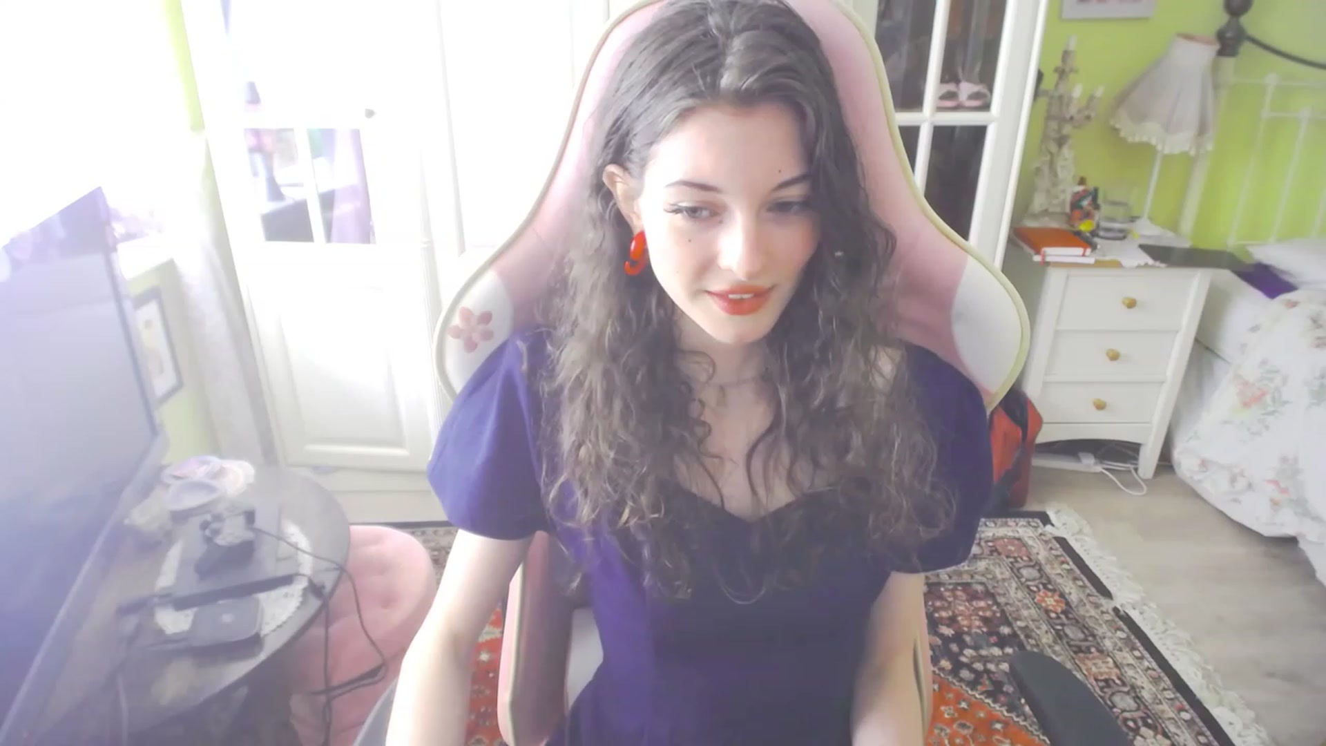 Gallery image thumbnail from viola__'s myfreecams stream on, 07/14/2023, 15:38 image 9 of 20