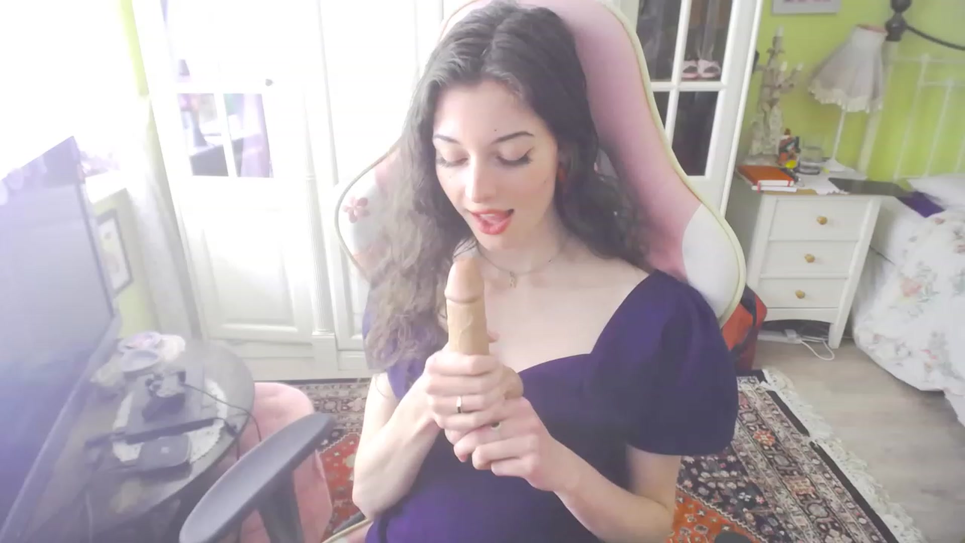 Gallery image thumbnail from viola__'s myfreecams stream on, 07/14/2023, 15:38 image 16 of 20