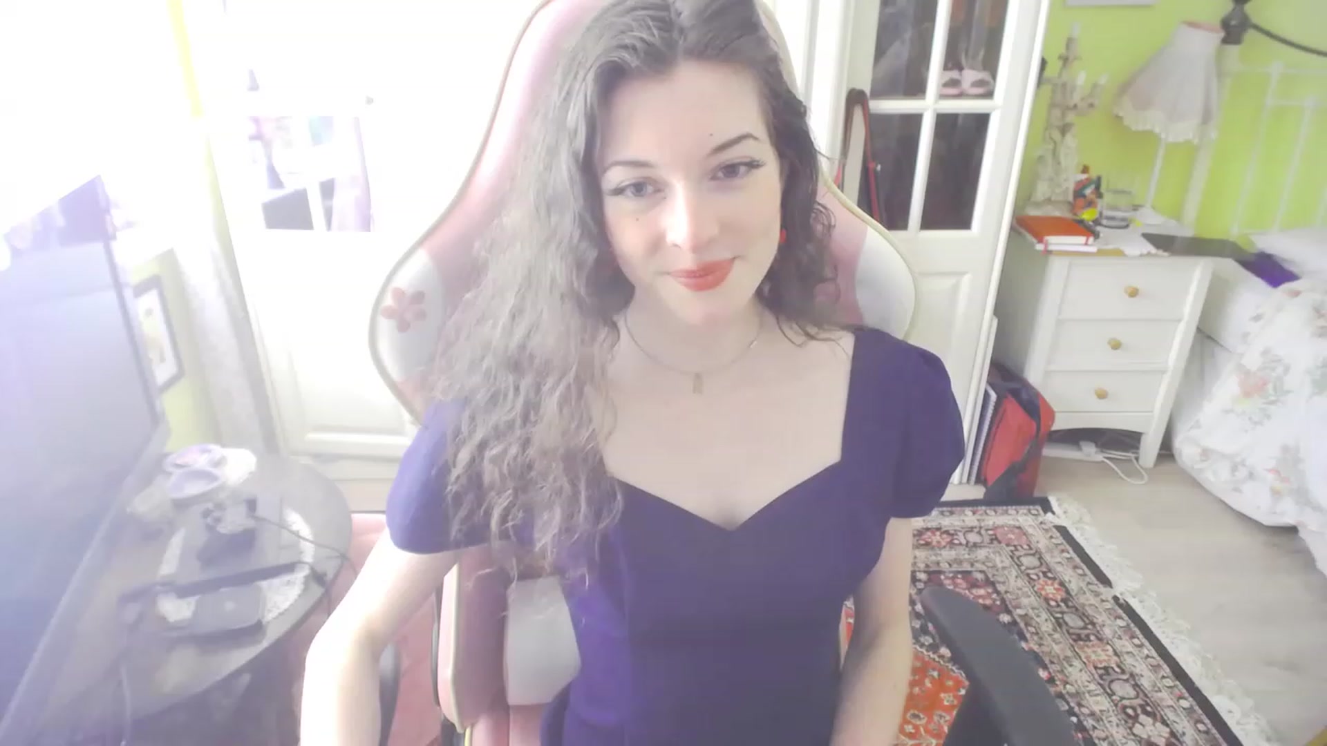Gallery image thumbnail from viola__'s myfreecams stream on, 07/14/2023, 15:38 image 19 of 20