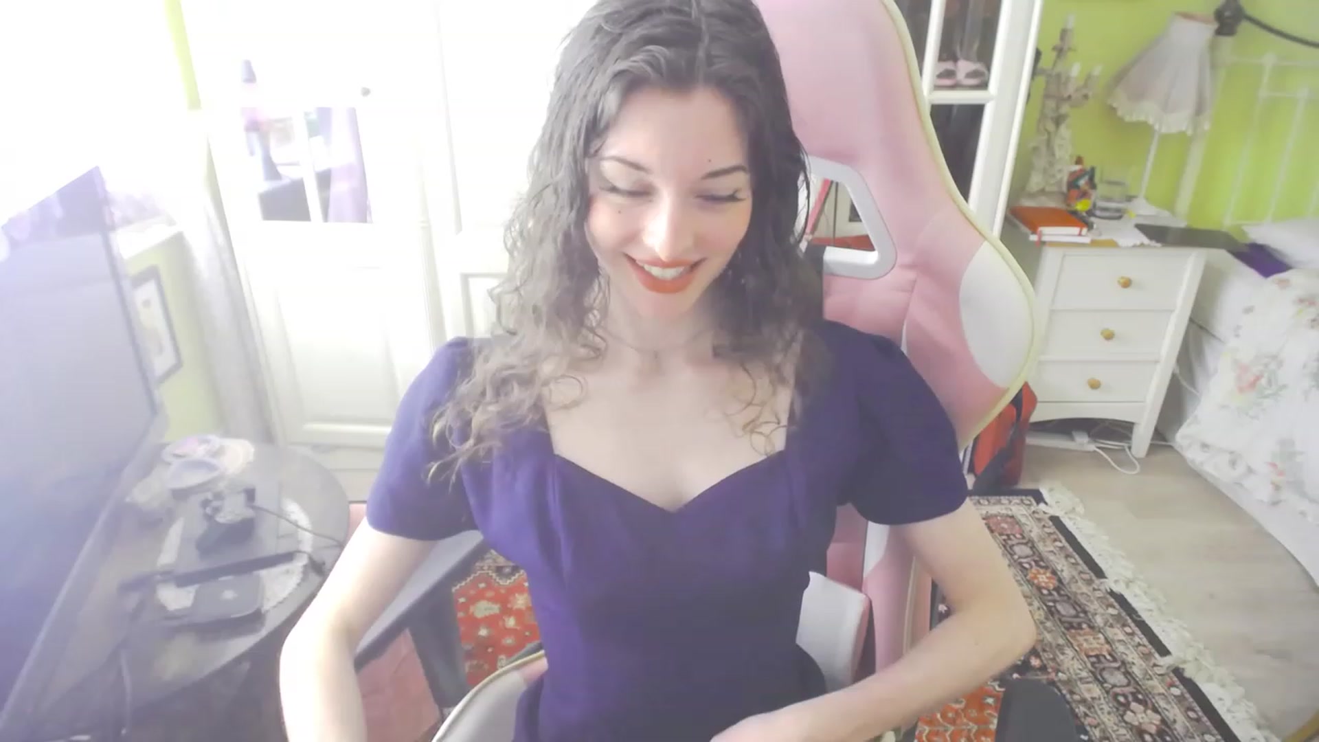 Gallery image thumbnail from viola__'s myfreecams stream on, 07/14/2023, 15:38 image 1 of 20