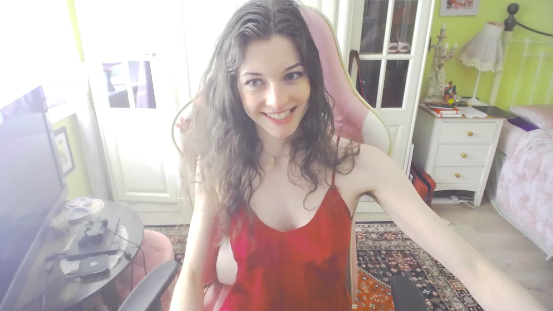 Gallery image thumbnail from viola__'s myfreecams stream on, 07/21/2023, 17:01 image 4 of 20