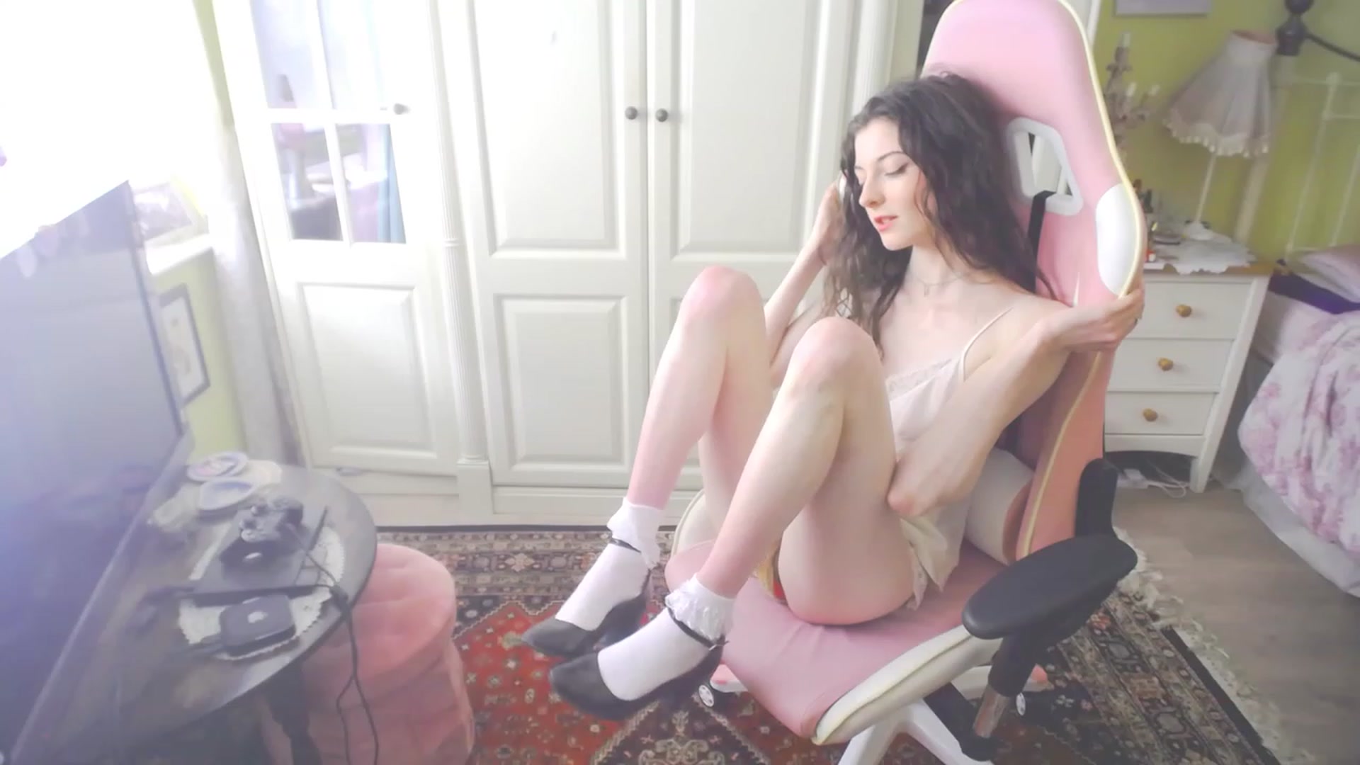 Gallery image thumbnail from viola__'s myfreecams stream on, 07/28/2023, 15:54 image 15 of 20