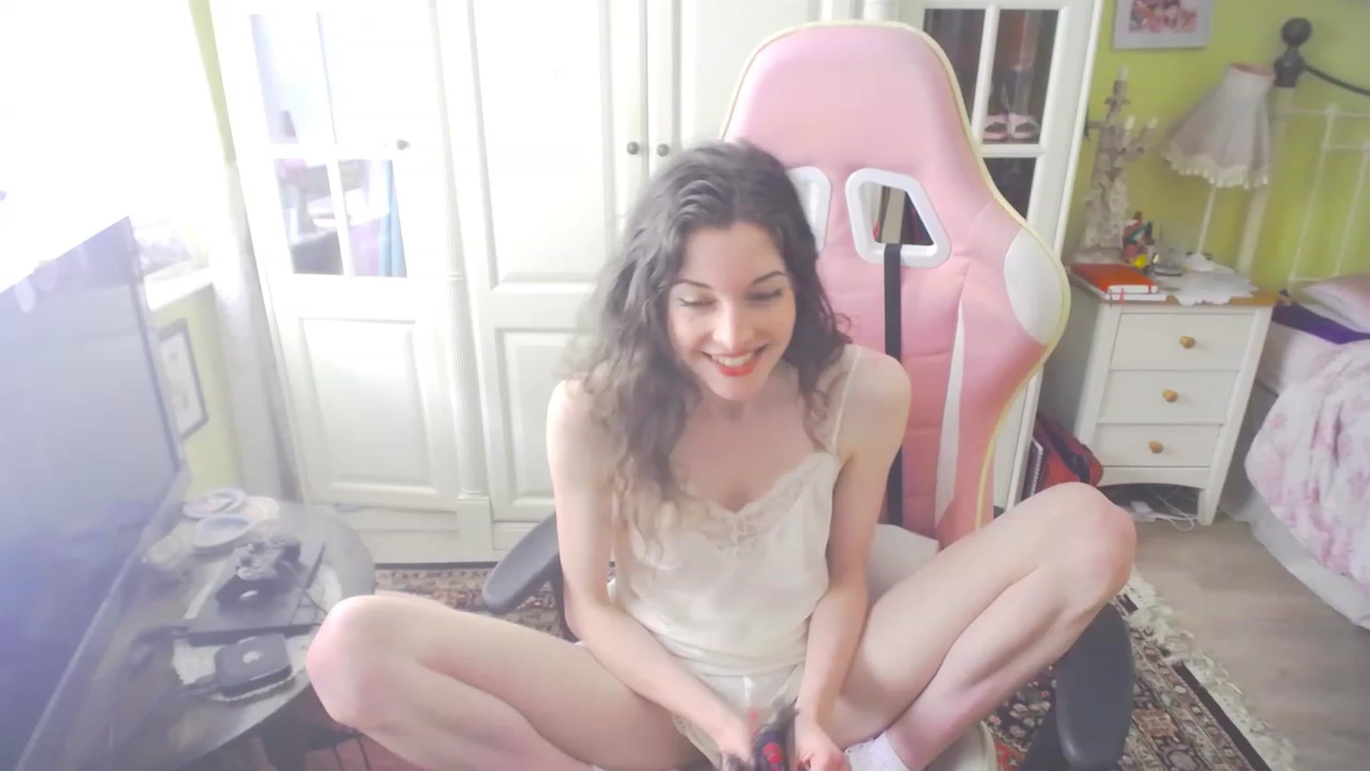 Gallery image thumbnail from viola__'s myfreecams stream on, 07/28/2023, 15:54 image 7 of 20