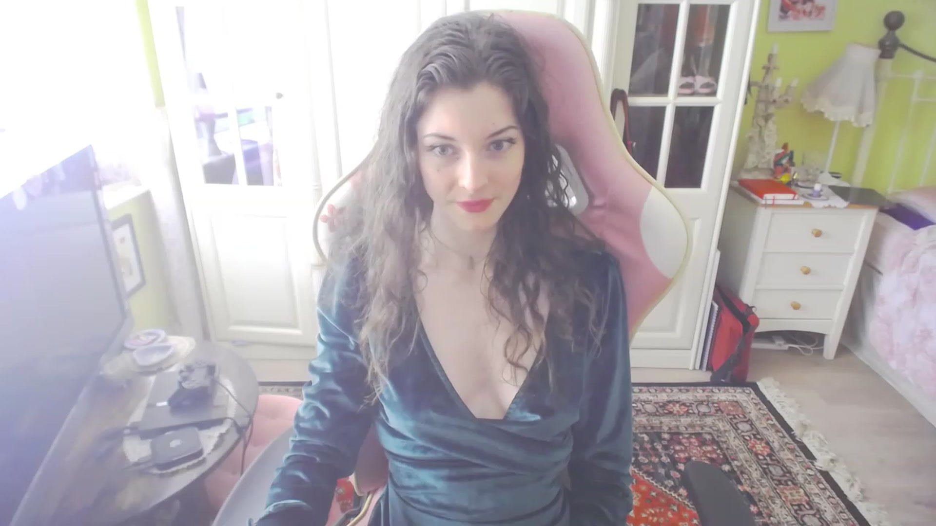 Gallery image thumbnail from viola__'s myfreecams stream on, 08/03/2023, 15:03 image 1 of 20