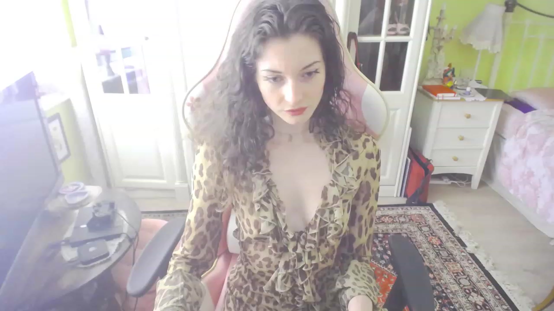 Gallery image thumbnail from viola__'s myfreecams stream on, 08/03/2023, 15:03 image 17 of 20