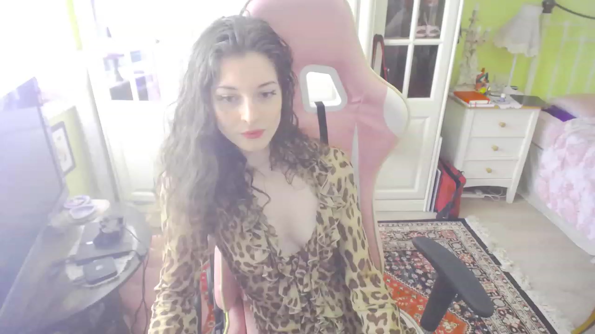 Gallery image thumbnail from viola__'s myfreecams stream on, 08/03/2023, 15:03 image 19 of 20