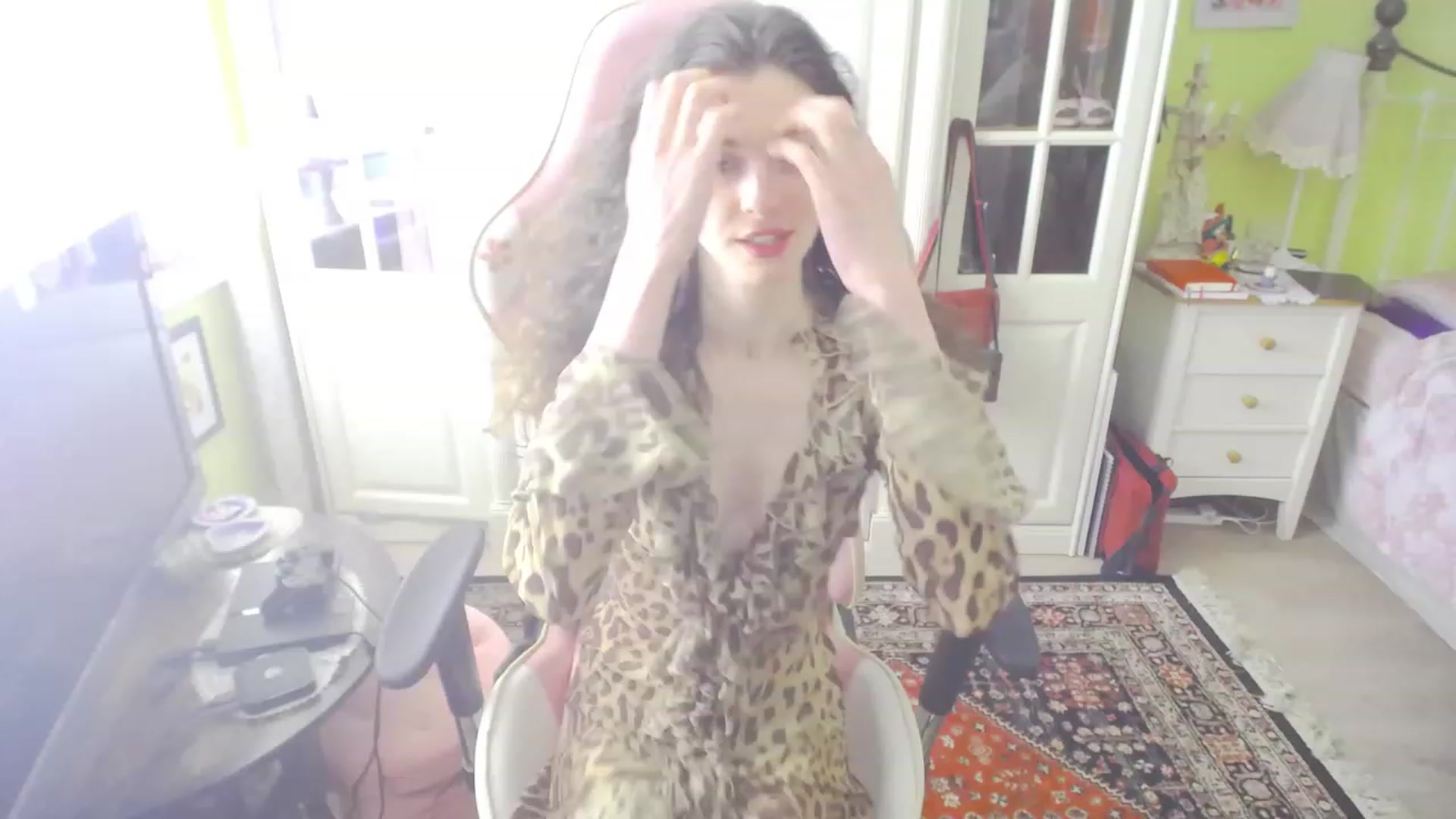 Gallery image thumbnail from viola__'s myfreecams stream on, 08/03/2023, 15:03 image 15 of 20