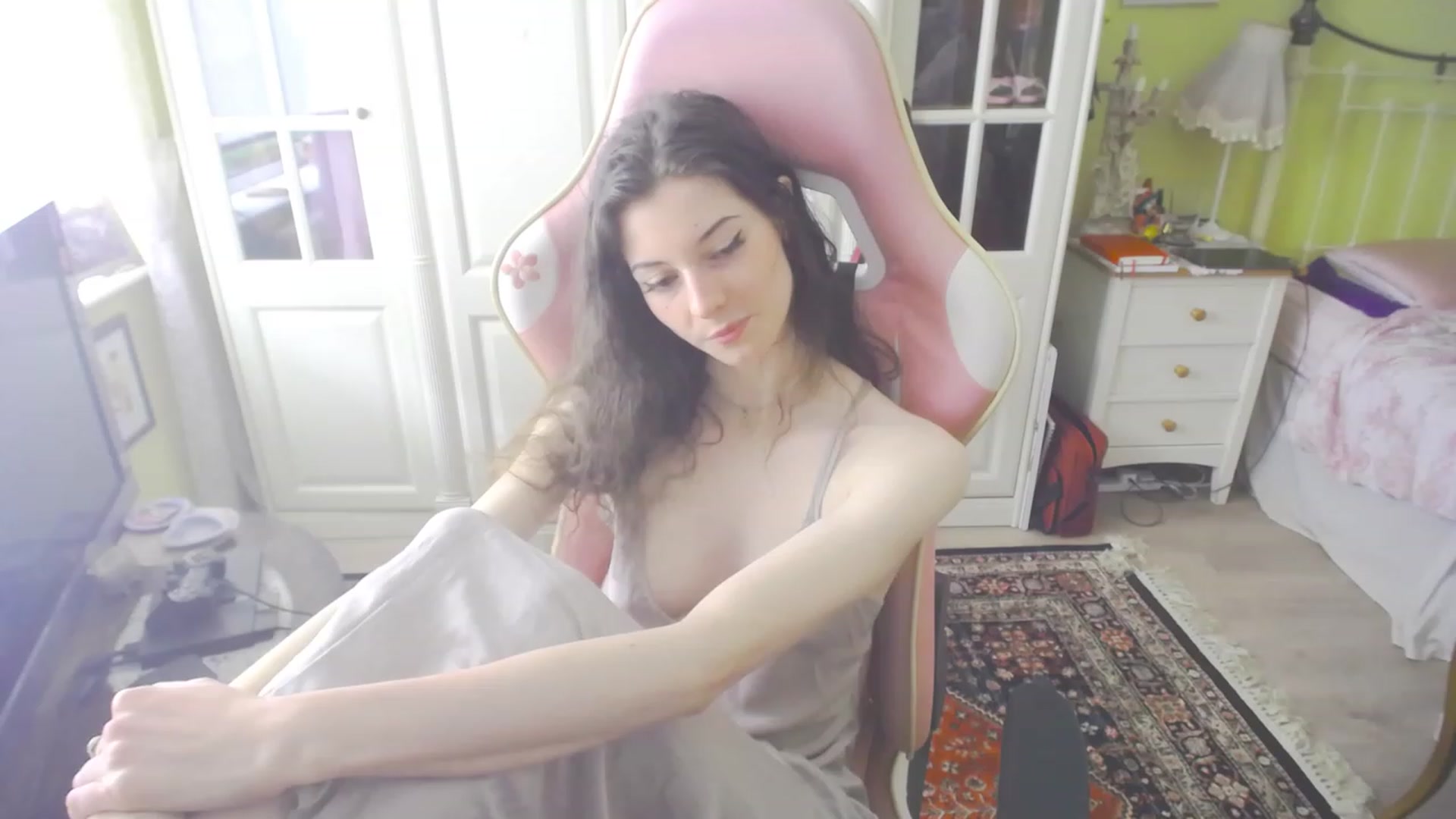 Gallery image thumbnail from viola__'s myfreecams stream on, 08/09/2023, 14:53 image 4 of 20