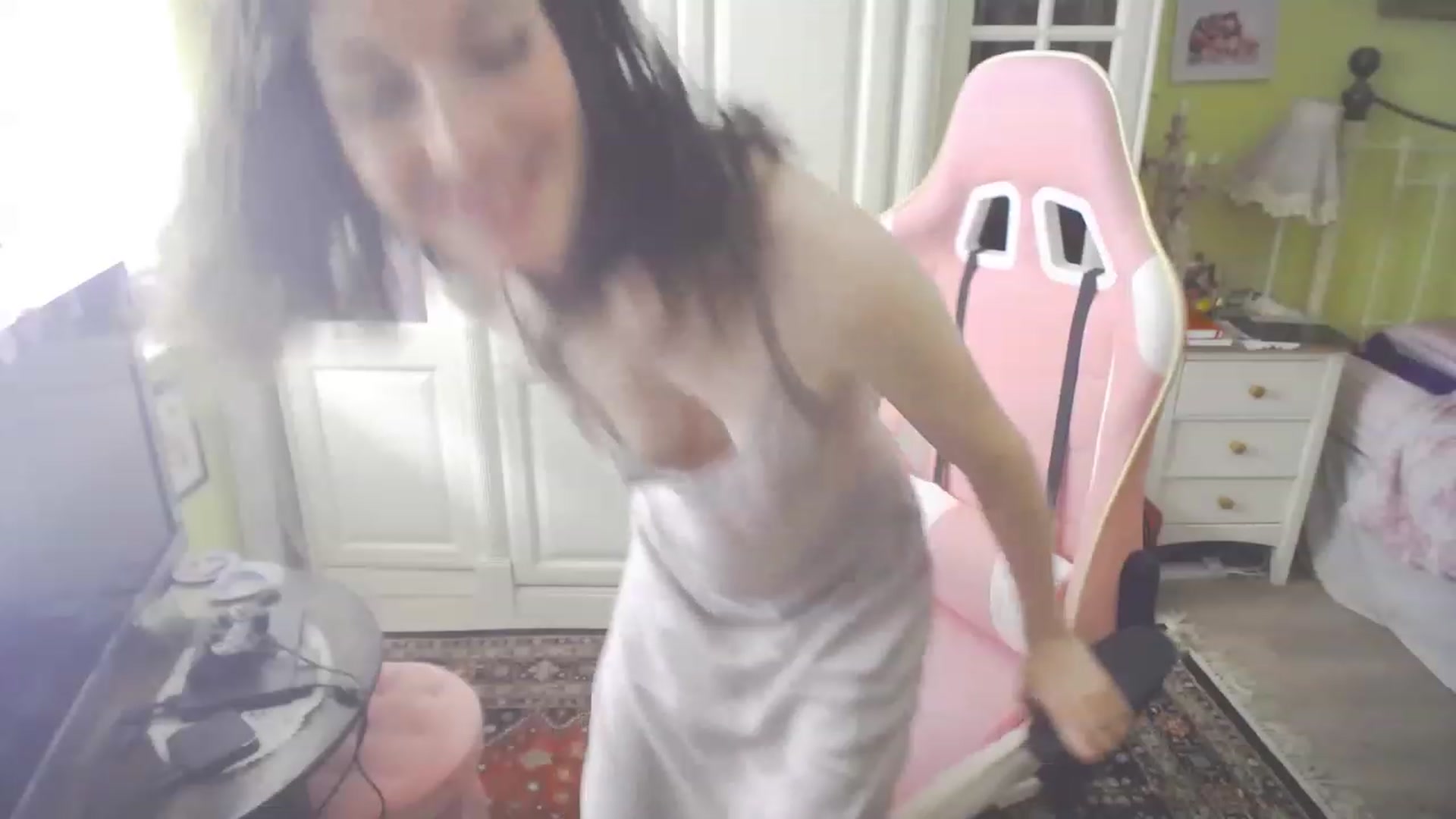 Gallery image thumbnail from viola__'s myfreecams stream on, 08/09/2023, 16:16 image 18 of 20