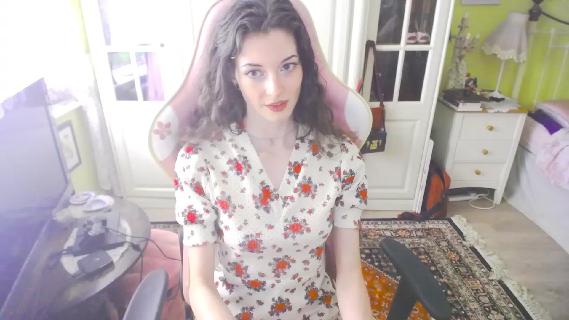 Gallery image thumbnail from viola__'s myfreecams stream on, 08/18/2023, 17:05 image 4 of 20