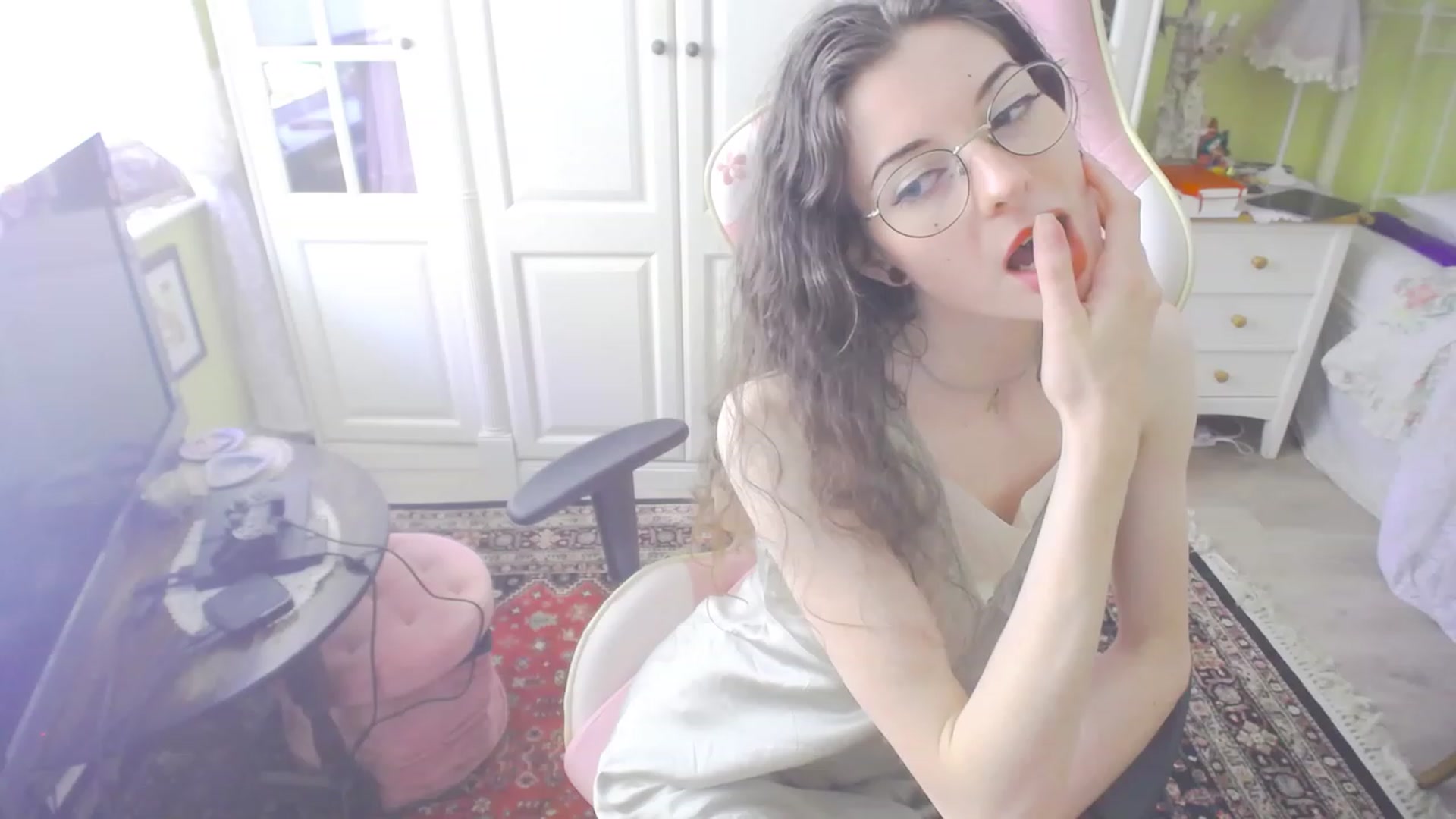 Gallery image thumbnail from viola__'s myfreecams stream on, 08/23/2023, 13:45 image 12 of 20