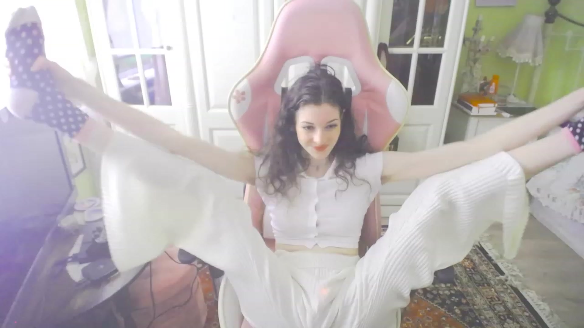 Gallery image thumbnail from viola__'s myfreecams stream on, 08/25/2023, 12:31 image 7 of 20