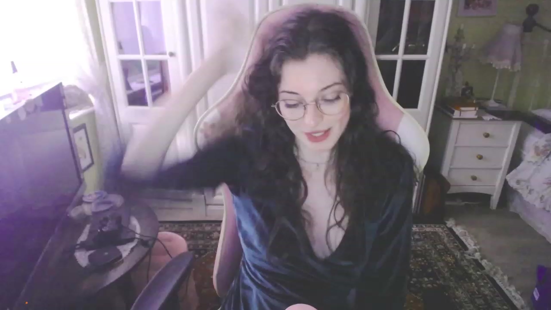 Gallery image thumbnail from viola__'s myfreecams stream on, 08/25/2023, 20:29 image 4 of 20