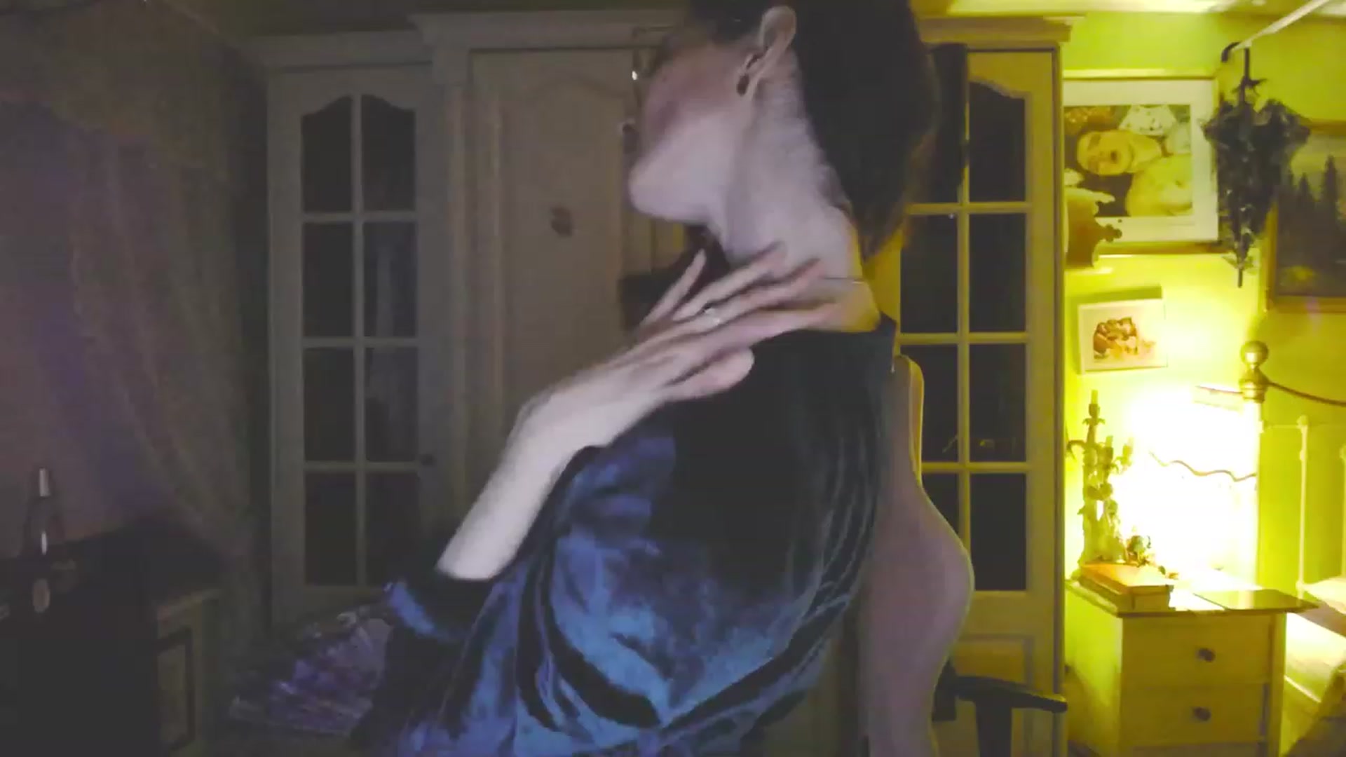 Gallery image thumbnail from viola__'s myfreecams stream on, 08/25/2023, 20:29 image 15 of 20