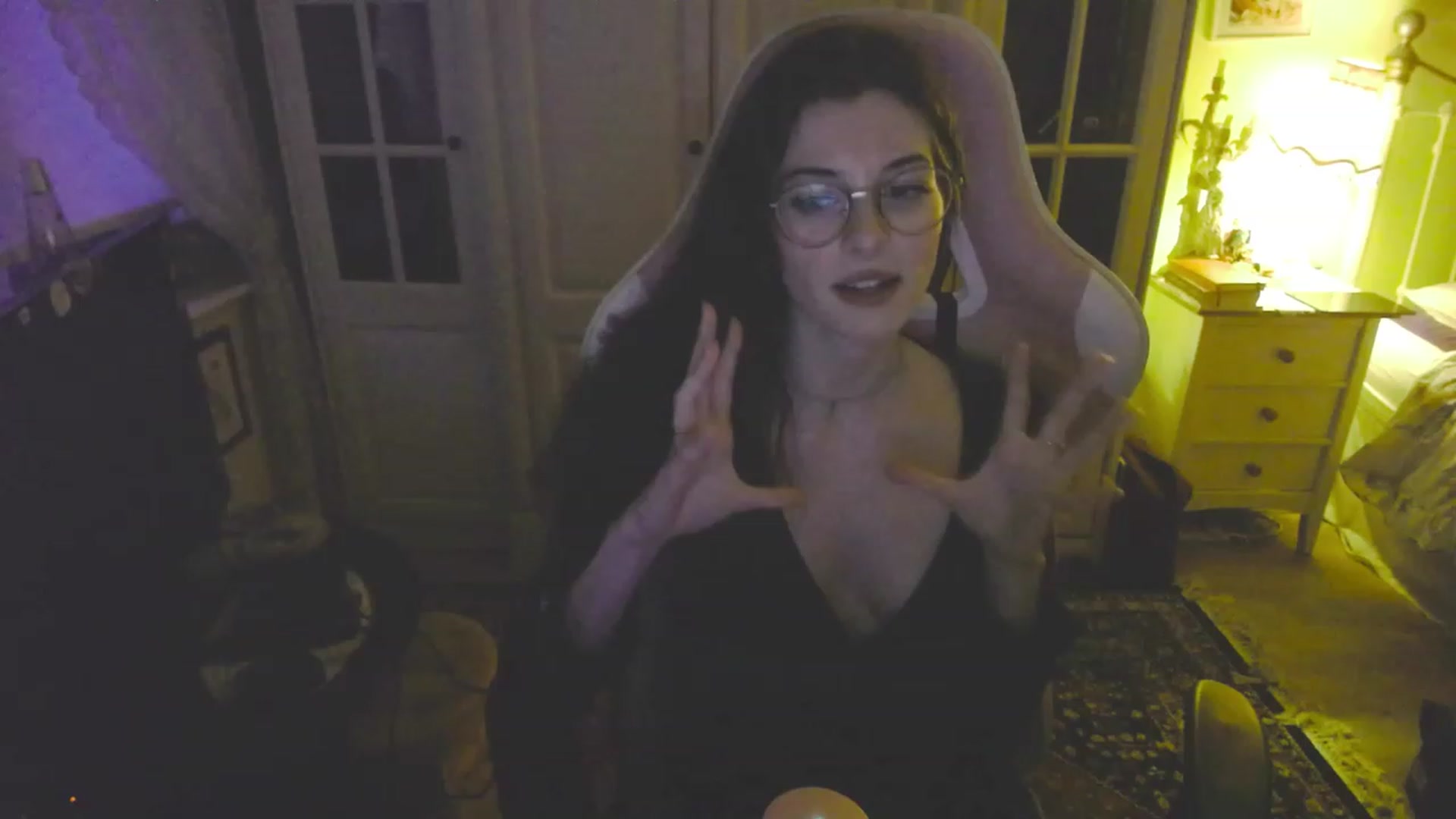 Gallery image thumbnail from viola__'s myfreecams stream on, 08/25/2023, 20:29 image 12 of 20