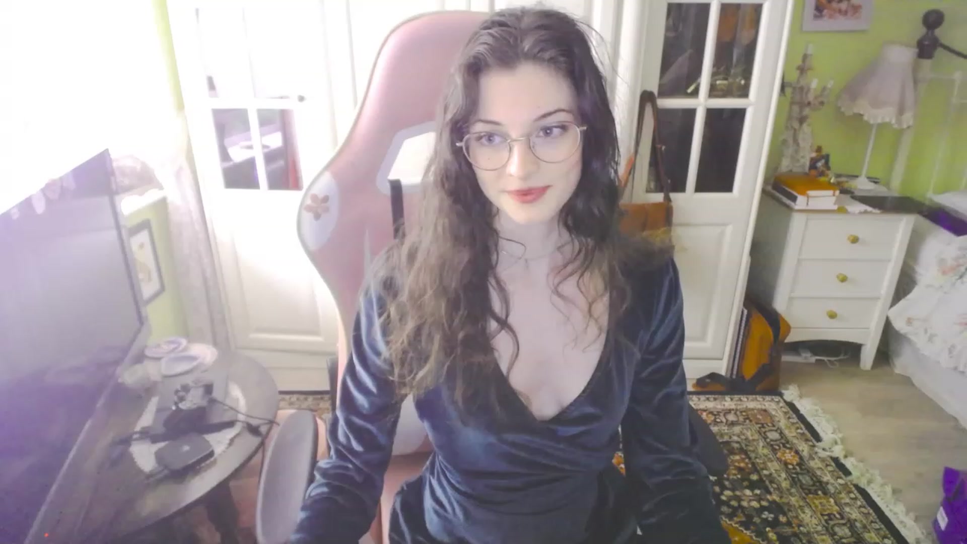 Gallery image thumbnail from viola__'s myfreecams stream on, 08/25/2023, 20:29 image 1 of 20