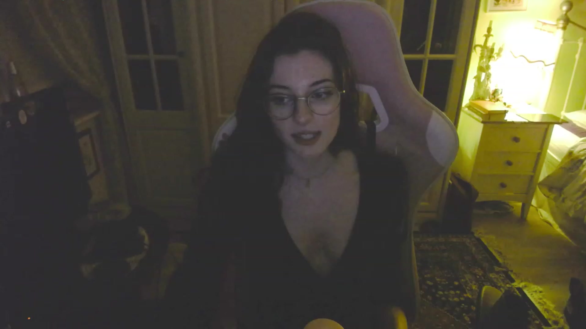 Gallery image thumbnail from viola__'s myfreecams stream on, 08/25/2023, 21:44 image 12 of 20