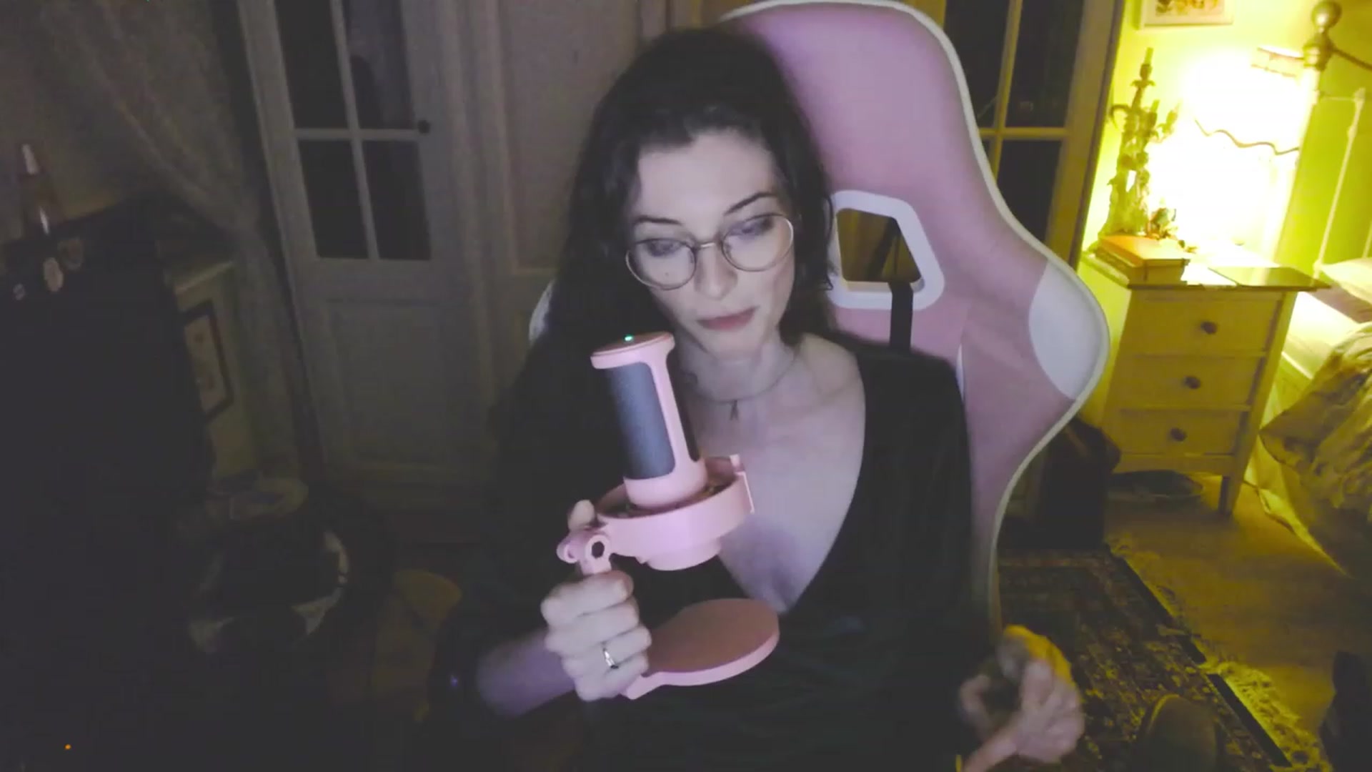 Gallery image thumbnail from viola__'s myfreecams stream on, 08/25/2023, 21:44 image 10 of 20