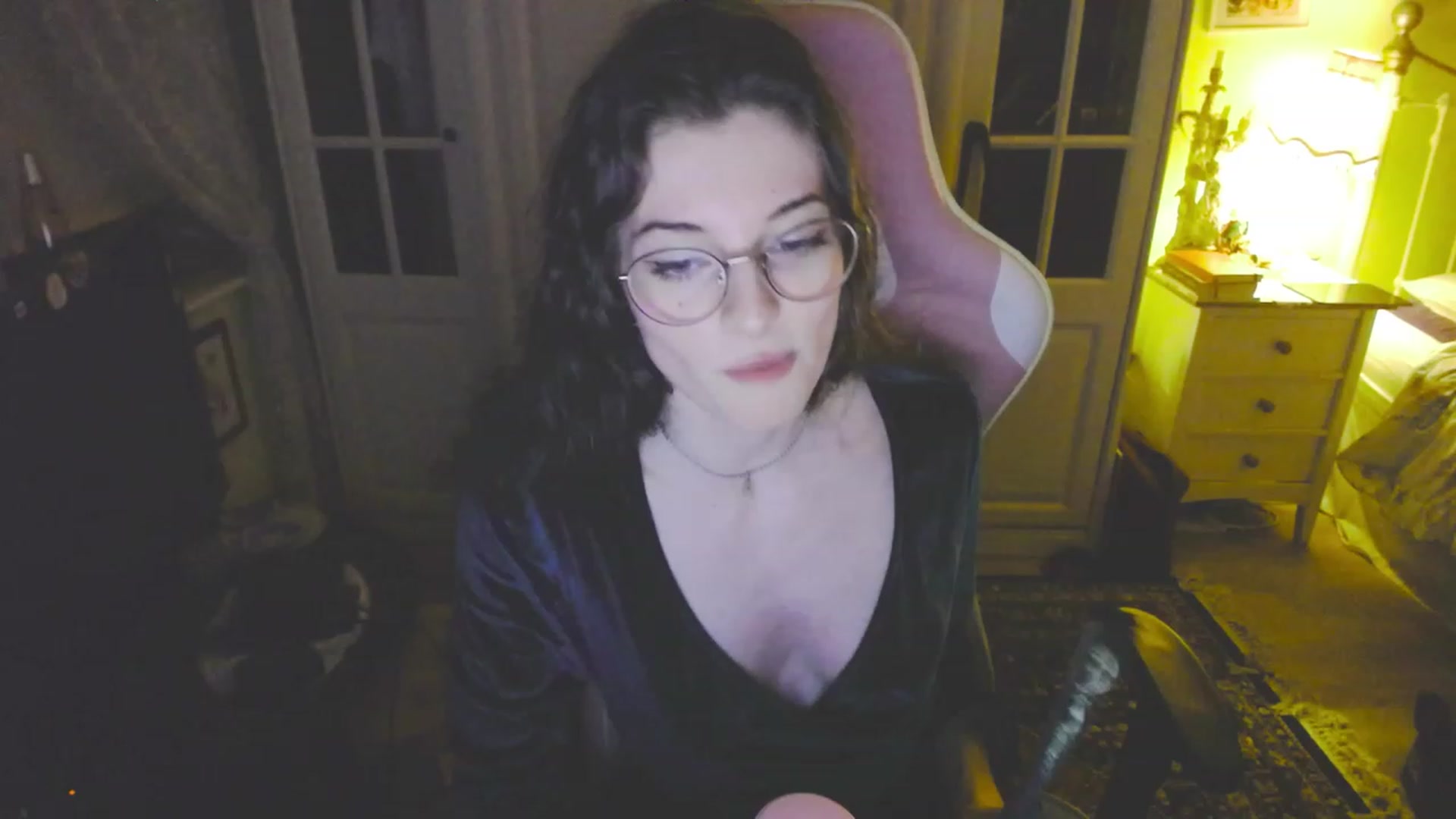 Gallery image thumbnail from viola__'s myfreecams stream on, 08/25/2023, 21:44 image 15 of 20