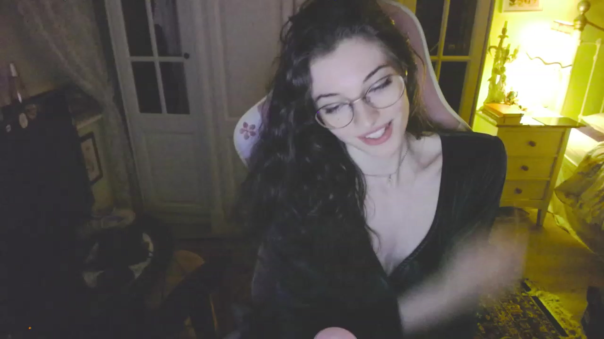 Gallery image thumbnail from viola__'s myfreecams stream on, 08/25/2023, 21:44 image 19 of 20