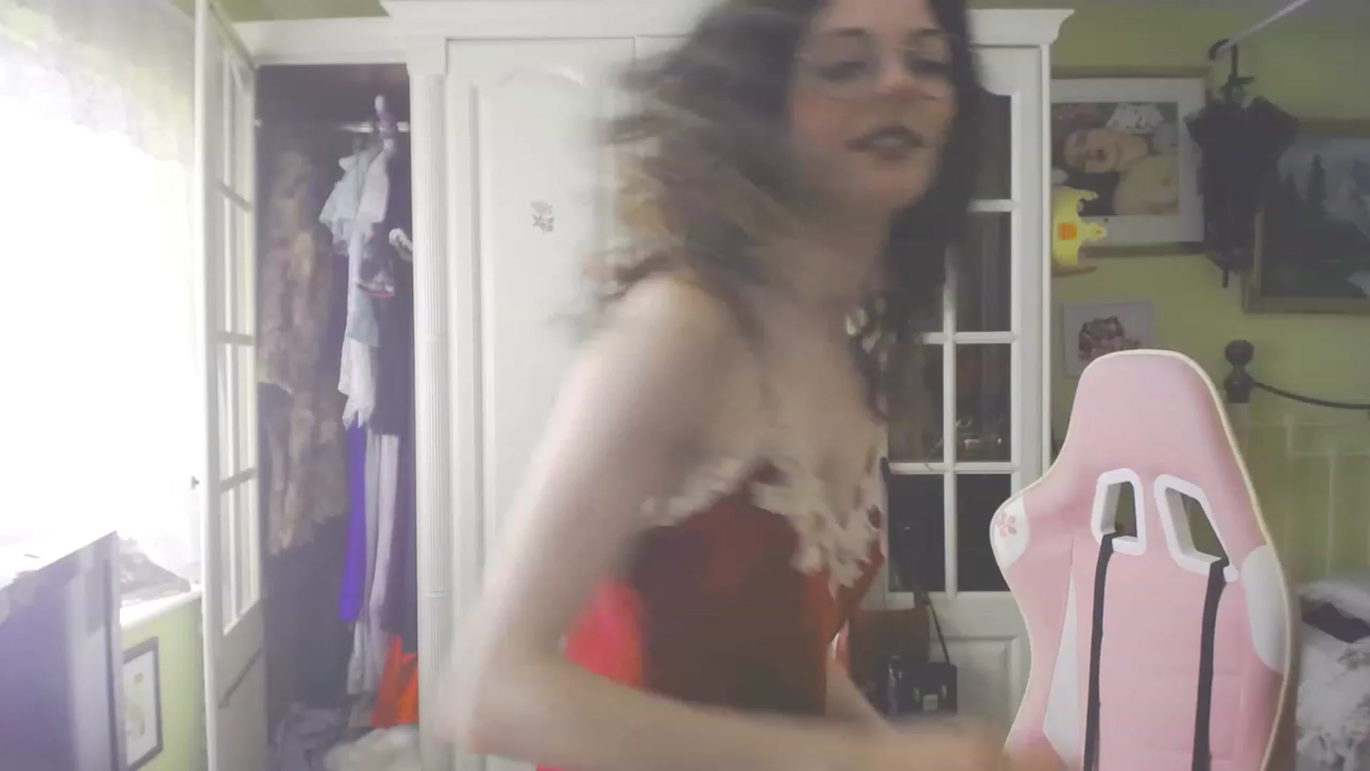 Gallery image thumbnail from viola__'s myfreecams stream on, 09/01/2023, 15:12 image 16 of 20