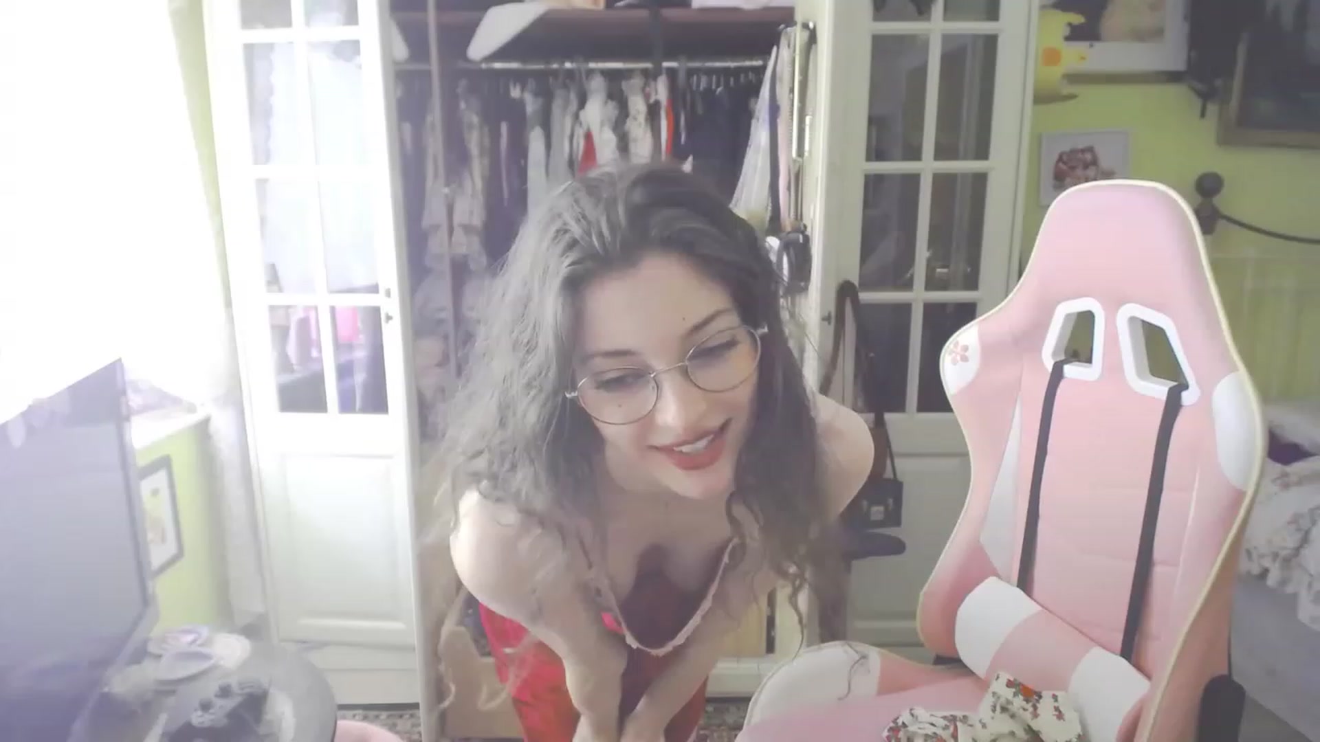 Gallery image thumbnail from viola__'s myfreecams stream on, 09/01/2023, 15:12 image 6 of 20