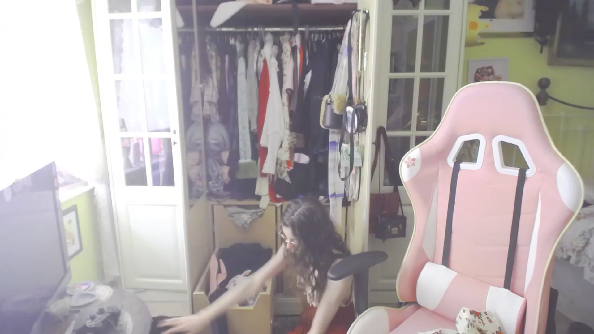 Gallery image thumbnail from viola__'s myfreecams stream on, 09/01/2023, 15:12 image 9 of 20