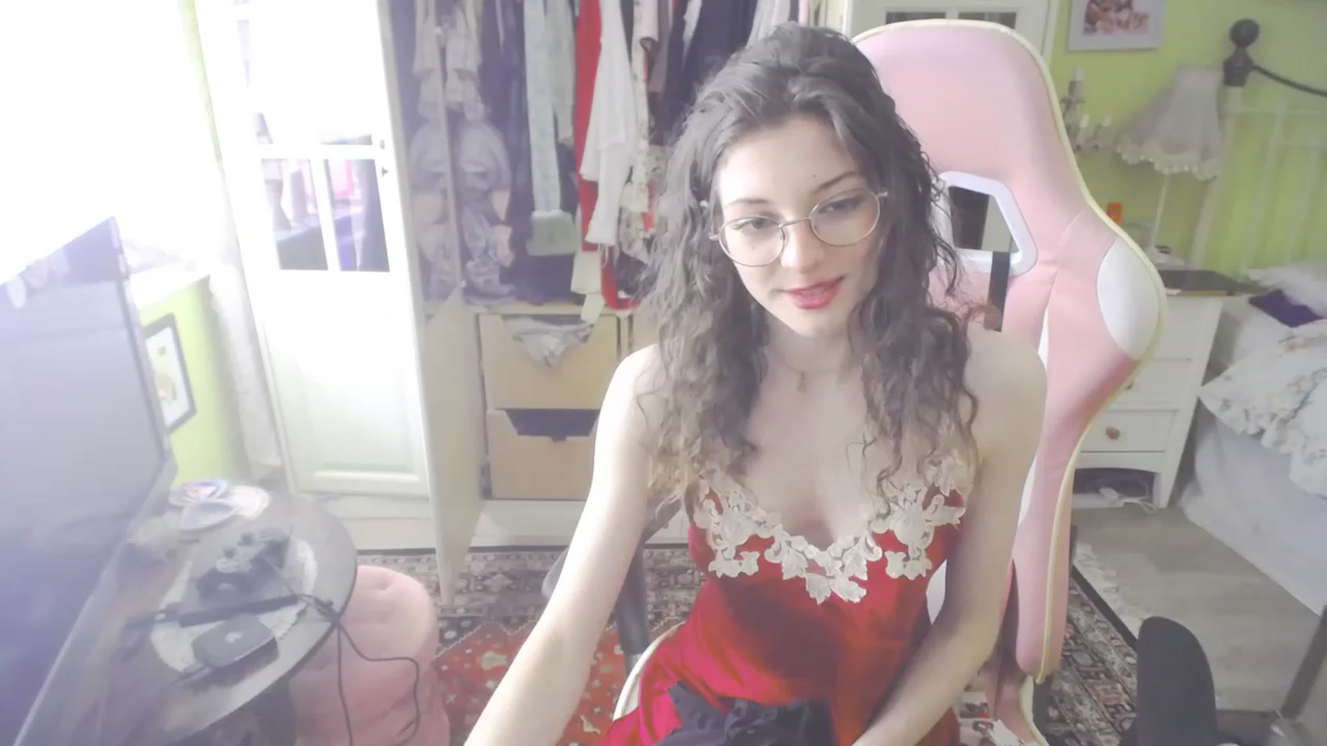 Gallery image thumbnail from viola__'s myfreecams stream on, 09/01/2023, 15:12 image 11 of 20