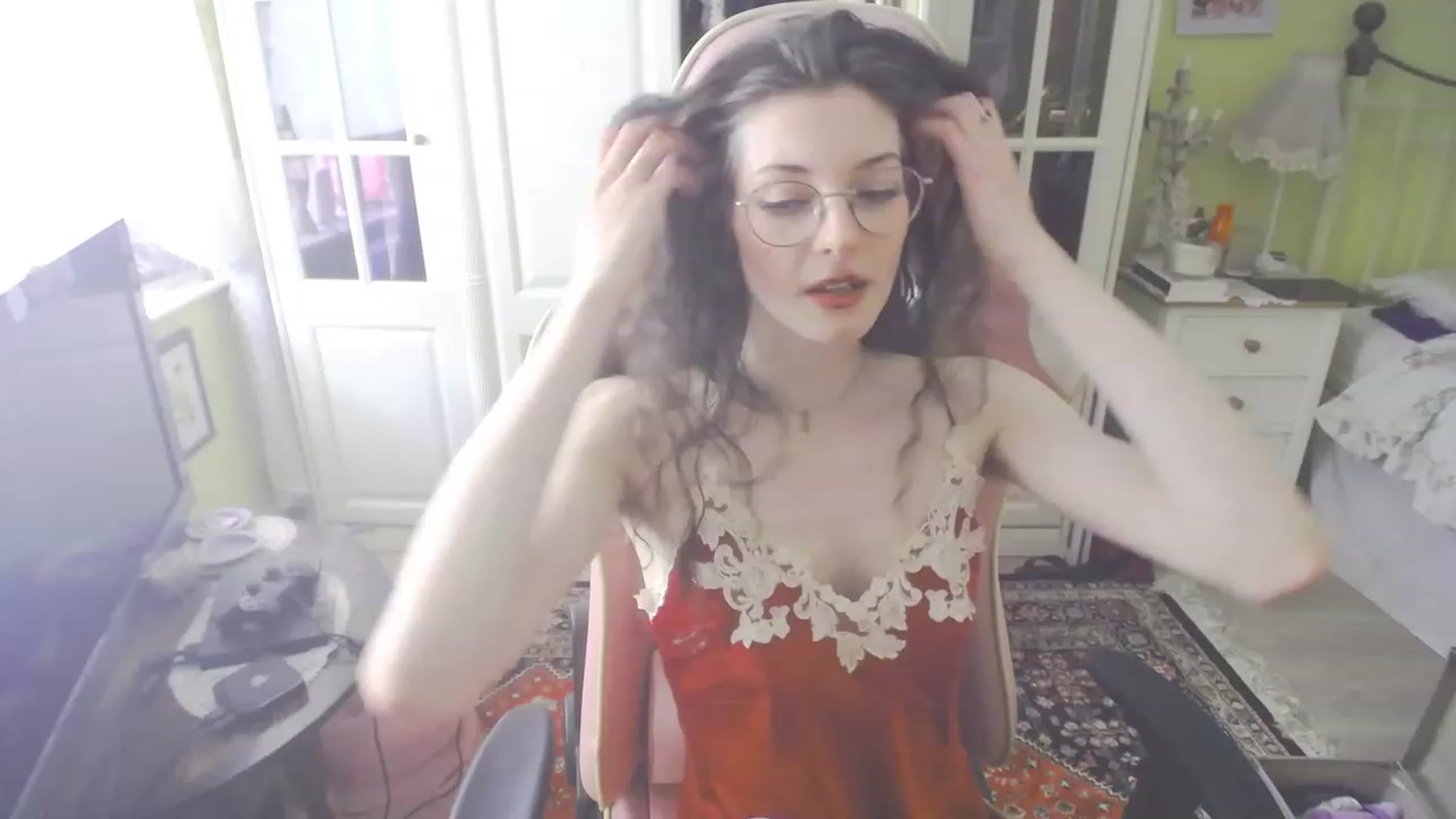 Gallery image thumbnail from viola__'s myfreecams stream on, 09/01/2023, 15:12 image 3 of 20