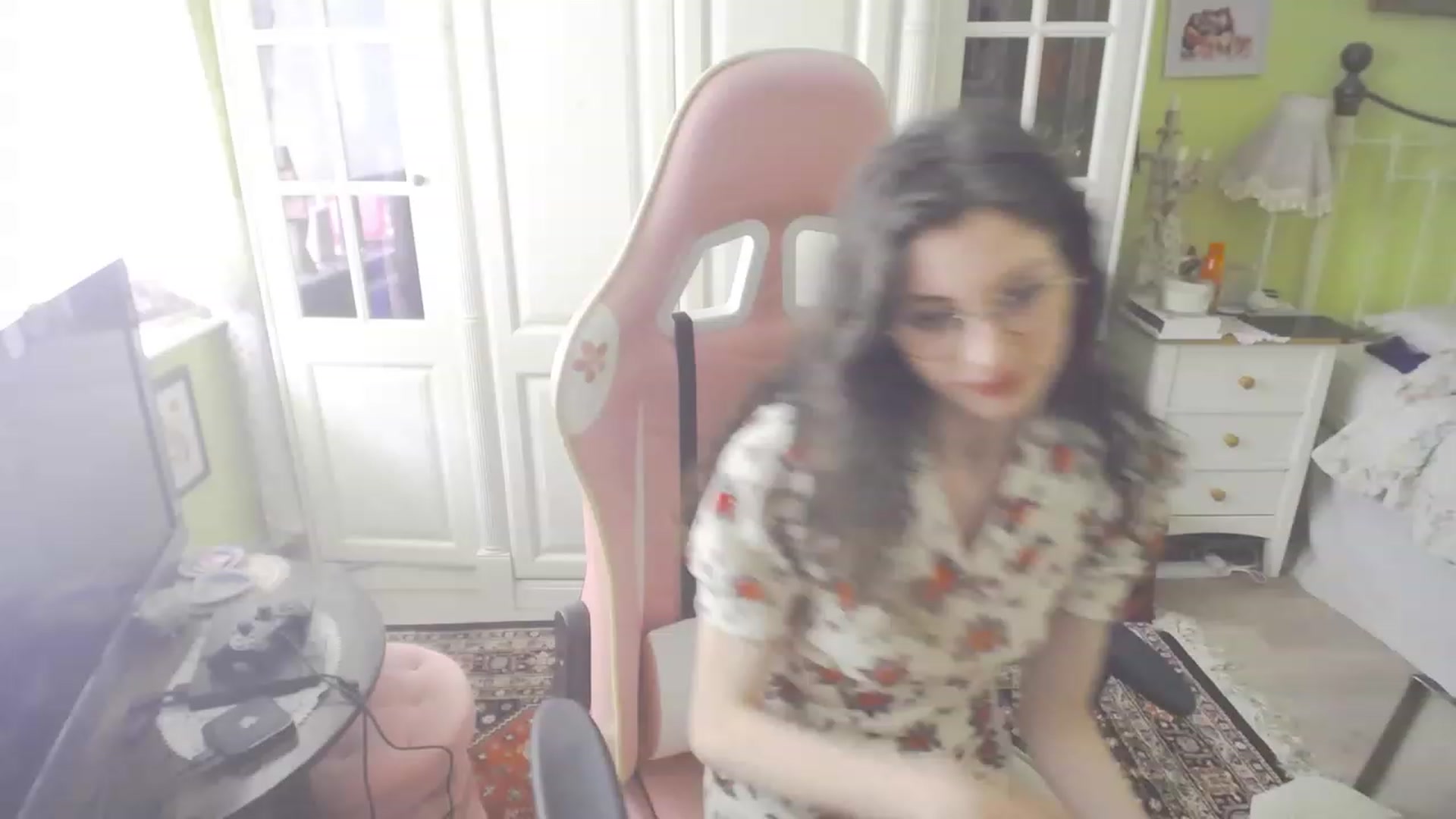 Gallery image thumbnail from viola__'s myfreecams stream on, 09/01/2023, 15:30 image 4 of 20
