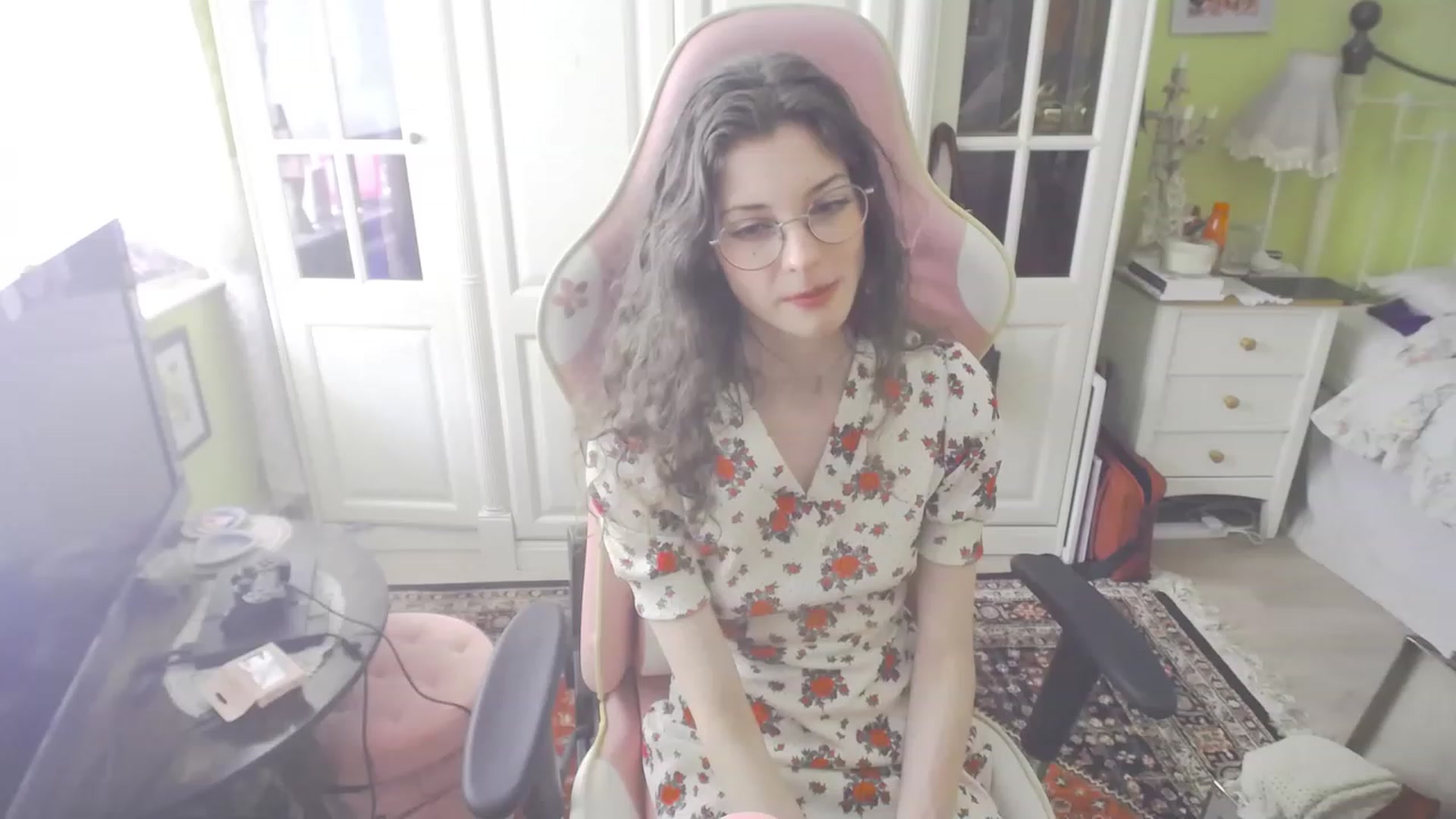 Gallery image thumbnail from viola__'s myfreecams stream on, 09/01/2023, 15:30 image 9 of 20