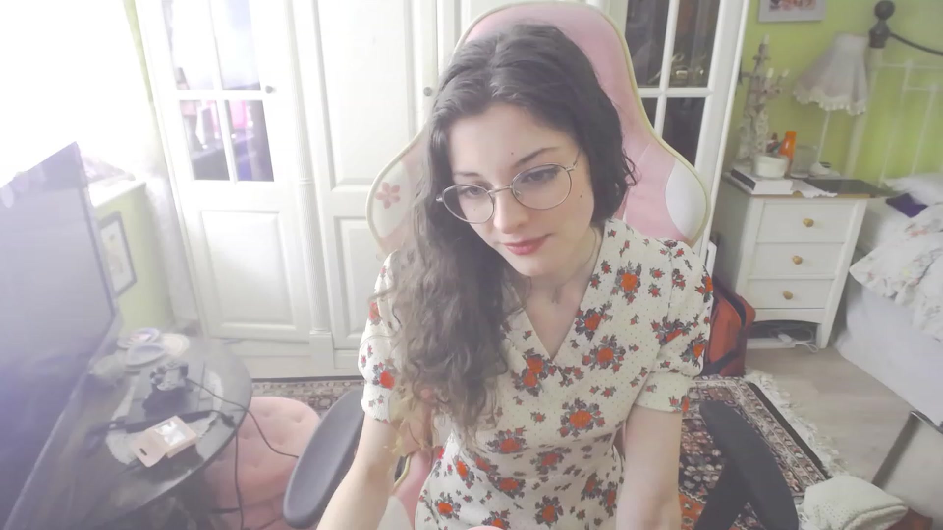 Gallery image thumbnail from viola__'s myfreecams stream on, 09/01/2023, 15:30 image 17 of 20