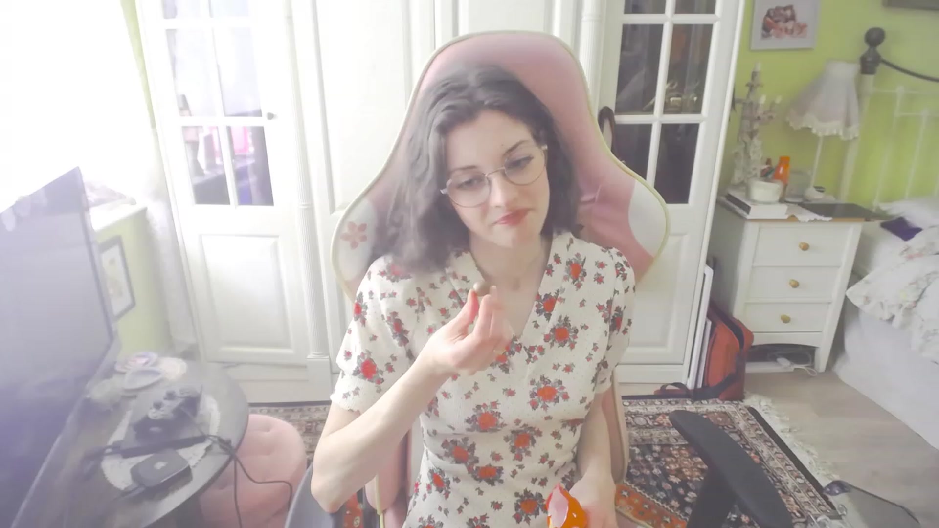 Gallery image thumbnail from viola__'s myfreecams stream on, 09/01/2023, 15:30 image 3 of 20