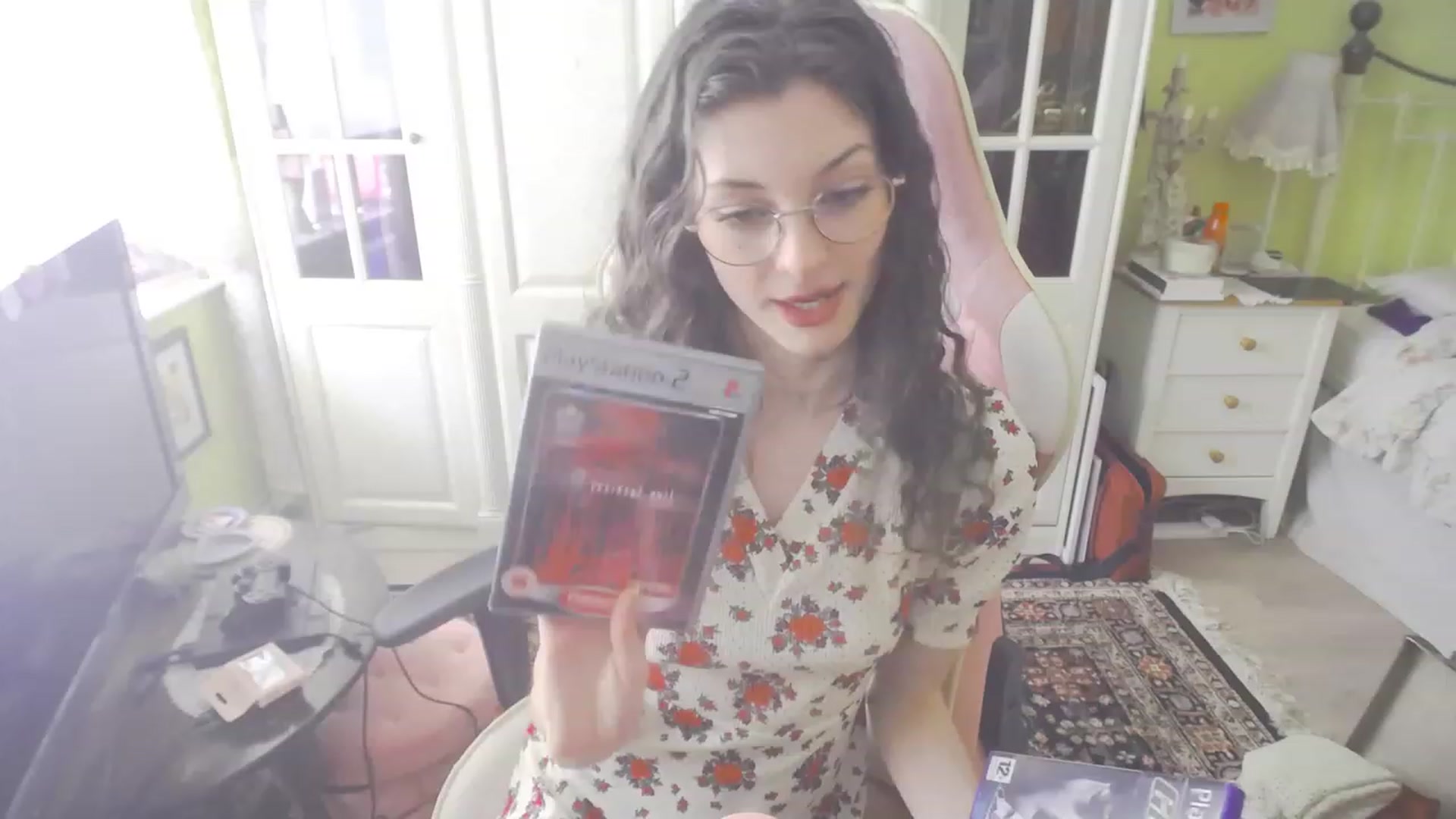 Gallery image thumbnail from viola__'s myfreecams stream on, 09/01/2023, 15:30 image 11 of 20
