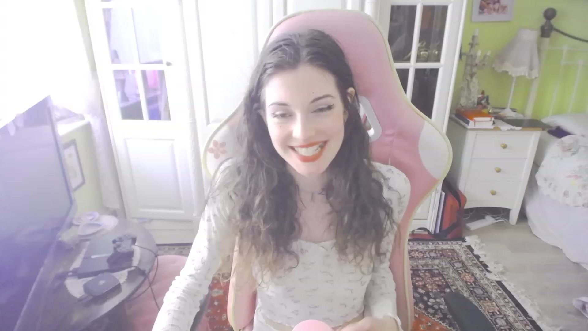 Gallery image thumbnail from viola__'s myfreecams stream on, 09/06/2023, 12:11 image 17 of 20