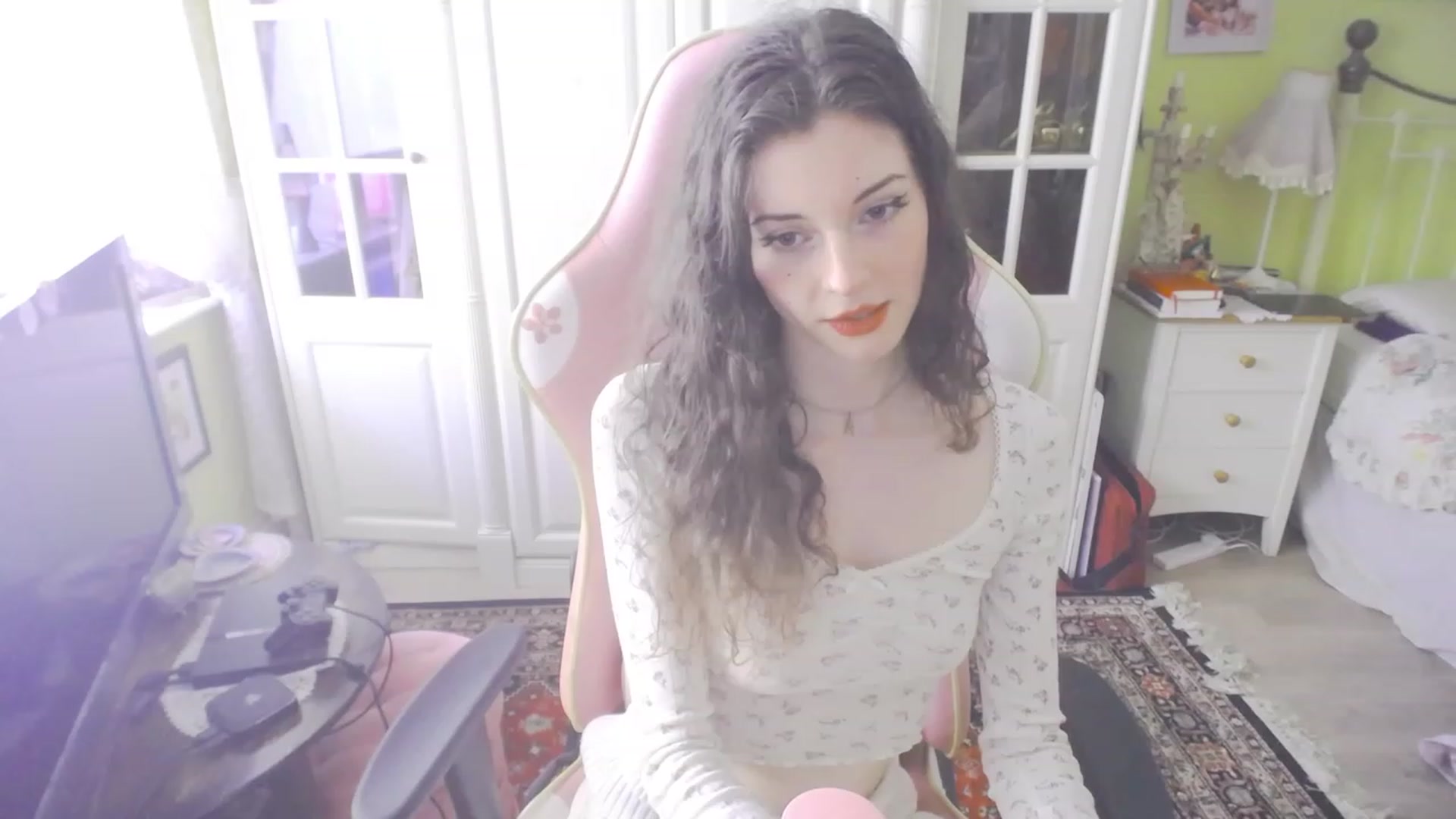 Gallery image thumbnail from viola__'s myfreecams stream on, 09/06/2023, 12:11 image 9 of 20