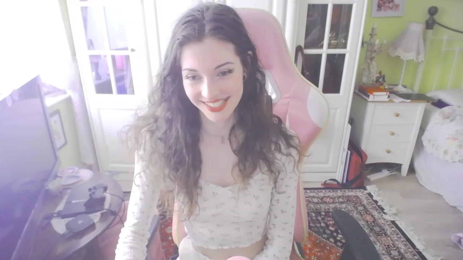 Gallery image thumbnail from viola__'s myfreecams stream on, 09/06/2023, 12:11 image 2 of 20