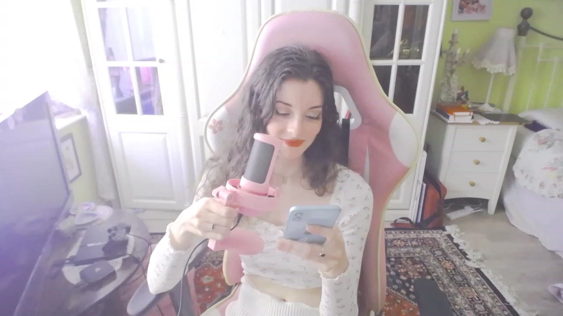 Gallery image thumbnail from viola__'s myfreecams stream on, 09/06/2023, 12:11 image 15 of 20